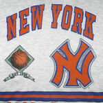 NBA (Long Gone) - New York Knicks Spell-Out T-Shirt 1990s Large Vintage Retro. Basketball