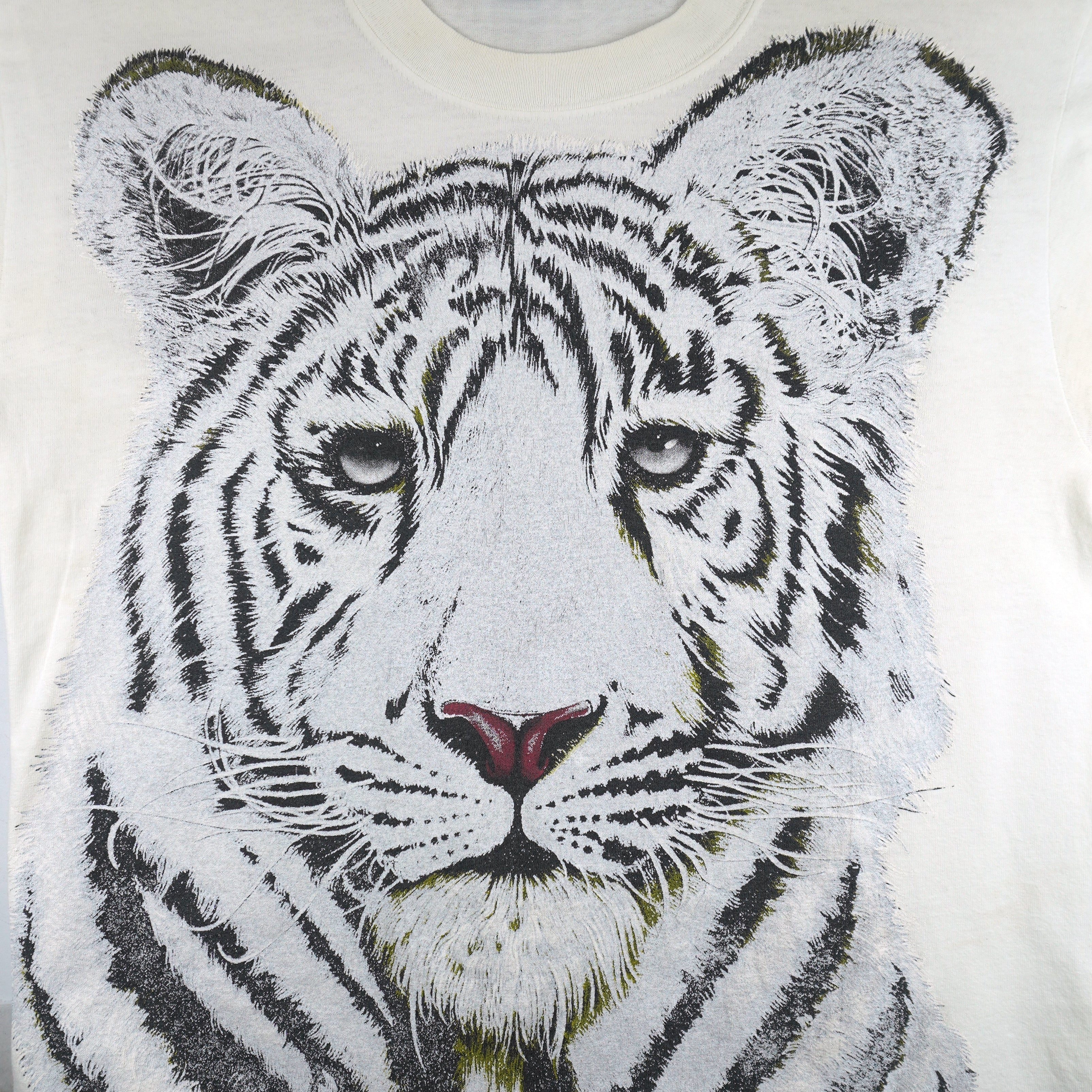 Vintage (Gildan) - White Tiger Animal Print T-Shirt 1990s Medium Vintage Retro