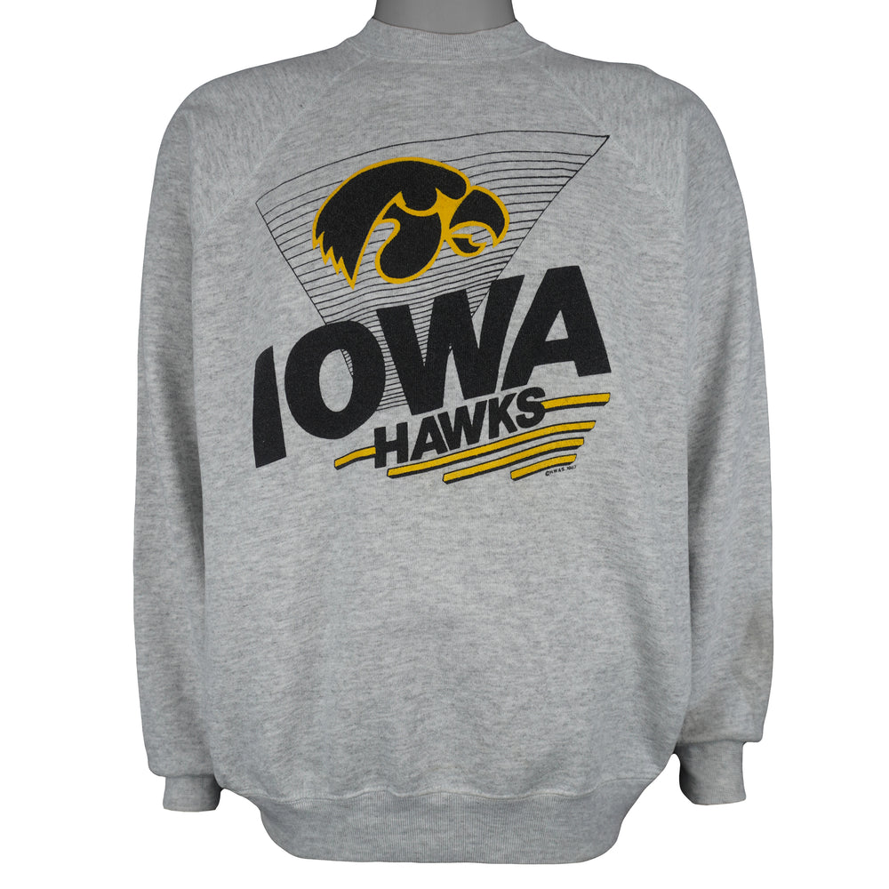 NCAA (Wolve) - Iowa Hawkeyes Crew Neck Sweatshirt 1987 X-Large Vintage Retro