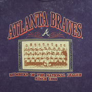 MLB (Nutmeg) - Atlanta Braves Members History T-Shirt 1990s X-Large Vintage Retro Baseball