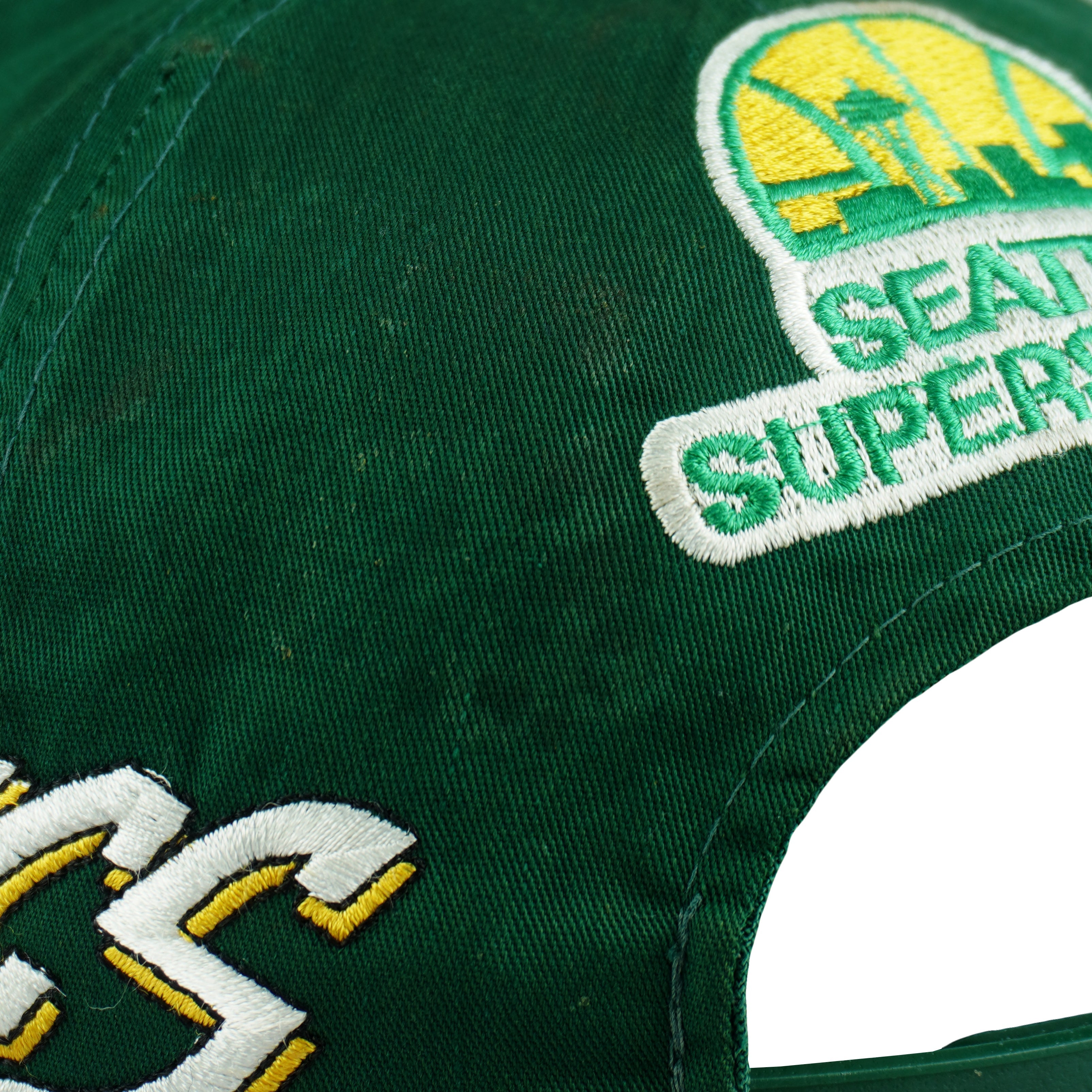 Vintage NBA - Seattle SuperSonics Embroidered Snapback Hat 1990s OSFA in green and yellow