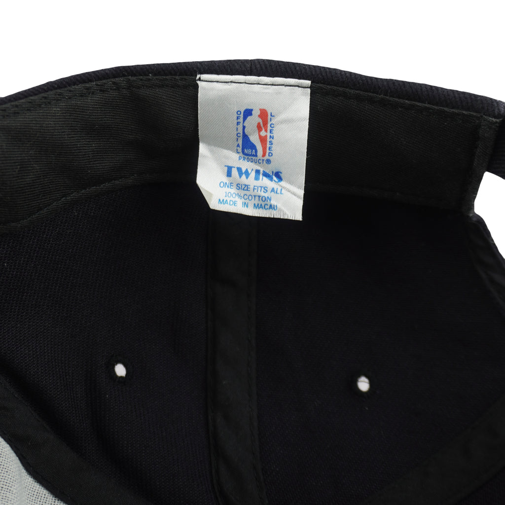 NBA (Twins) - Philadelphia 76ers Embroidered Strapback Hat 1990s OSFA Vintage Retro Basketball