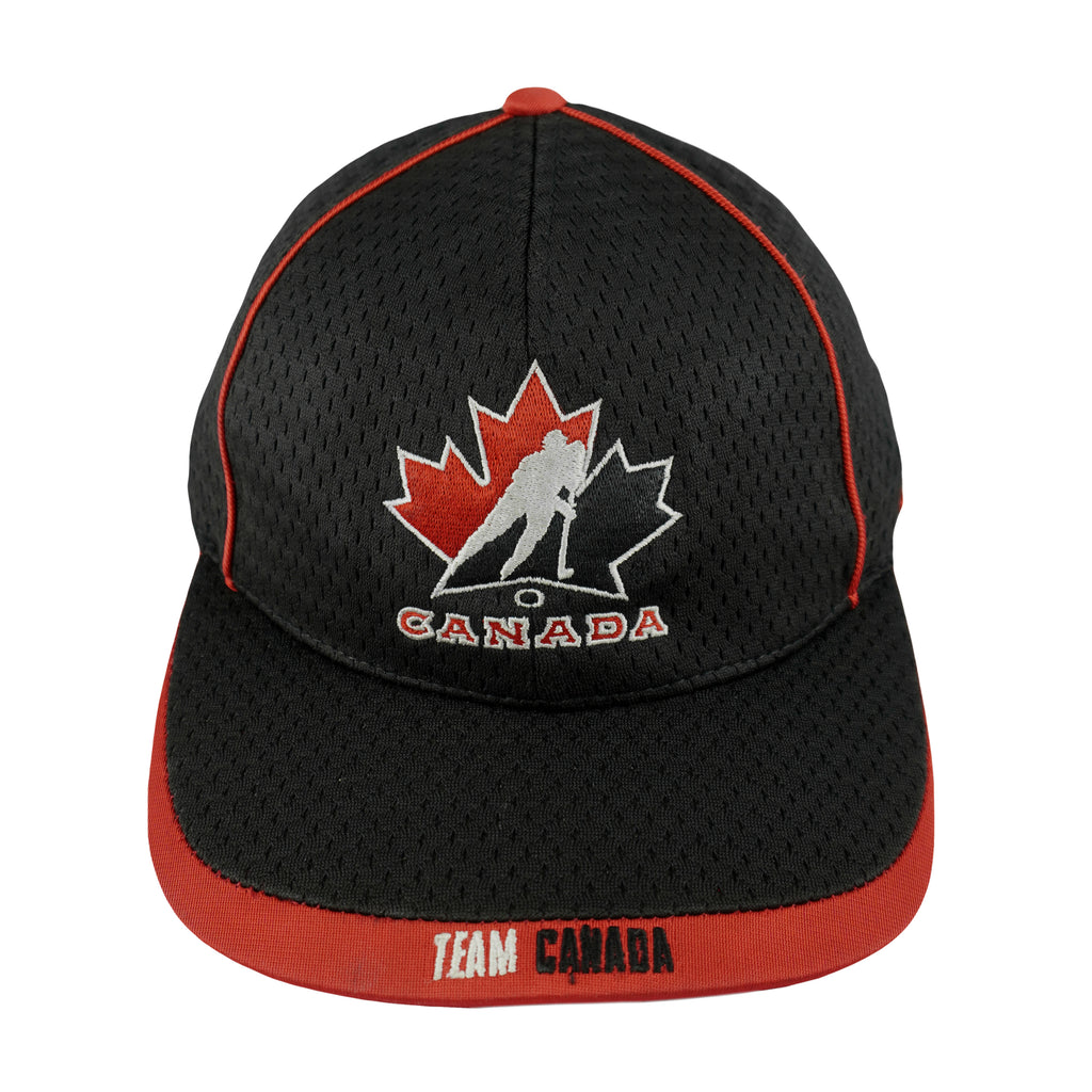 Nike - Team Canada Hockey Embroidered Hat 2000s Fitted Vintage Retro Hockey