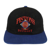 NBA - Detroit Pistons Spell-Out Snapback Hat 1990s OSFA Vintage Retro Basketball
