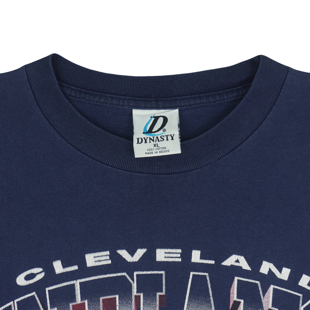 MLB (Dynasty) - Cleveland Indians T-Shirt 2001 X-Large Vintage Retro Baseball