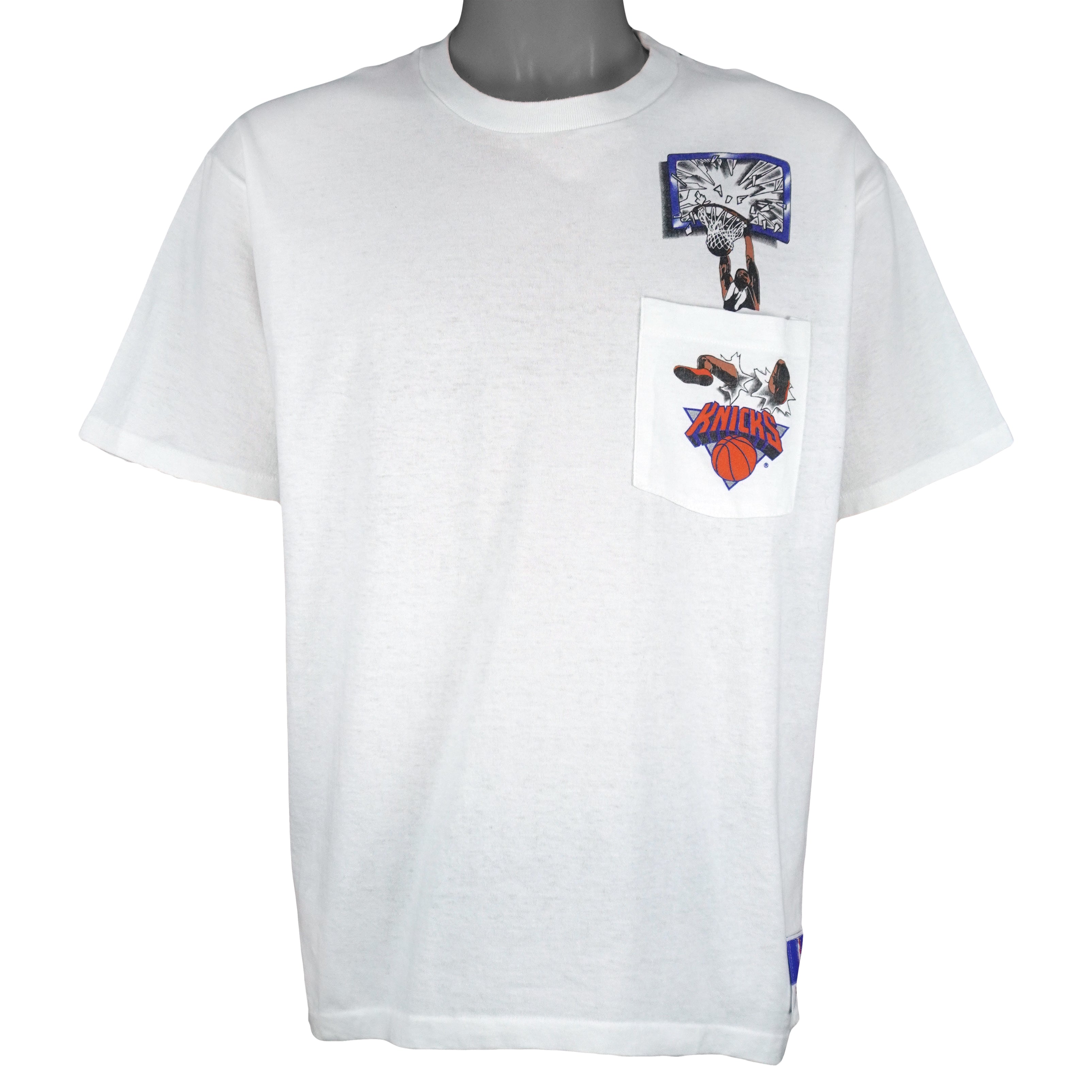 NBA (Nutmeg) - New York Knicks T-Shirt 1990s Large Vintage Retro Basketball