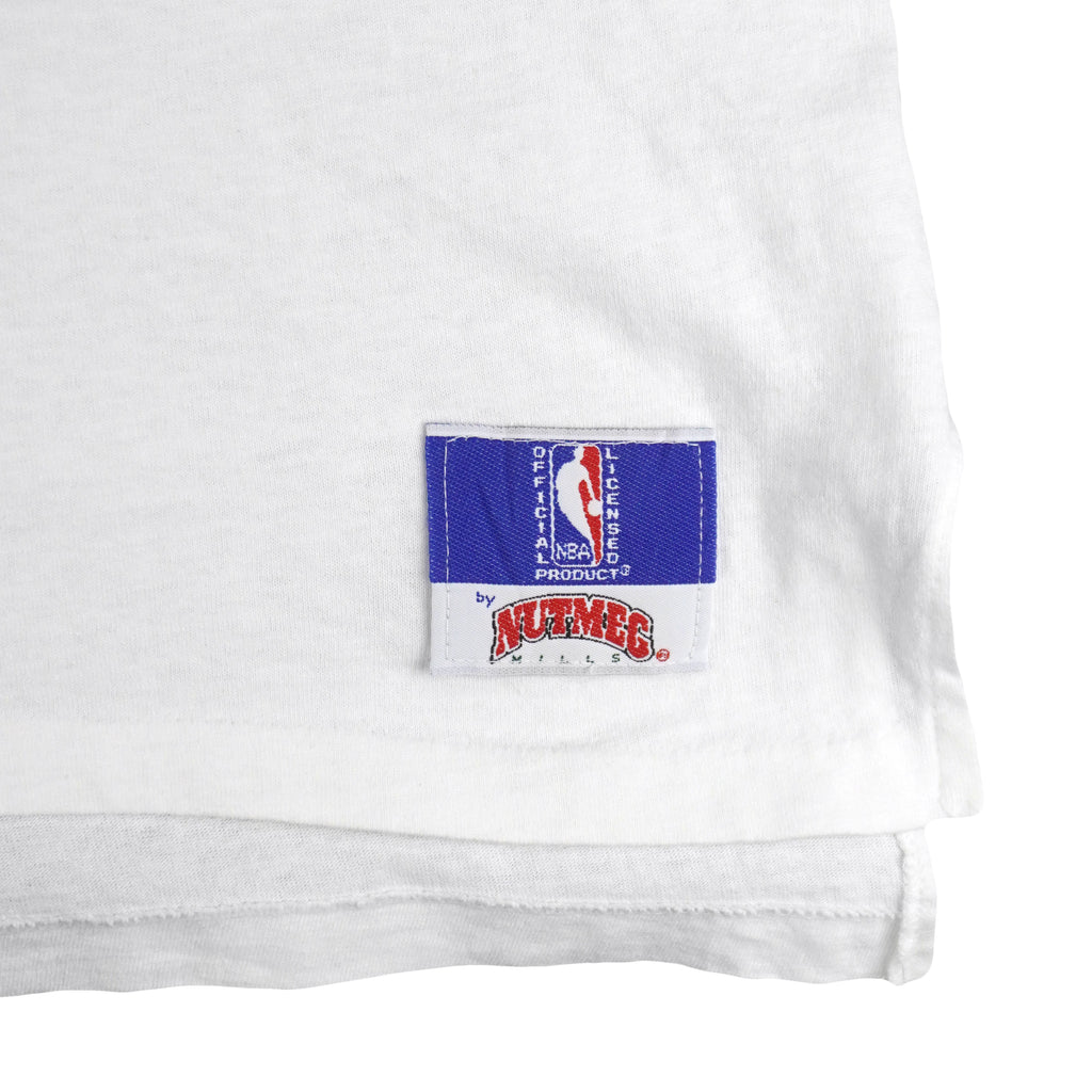 NBA (Nutmeg) - New York Knicks T-Shirt 1990s Large Vintage Retro Basketball