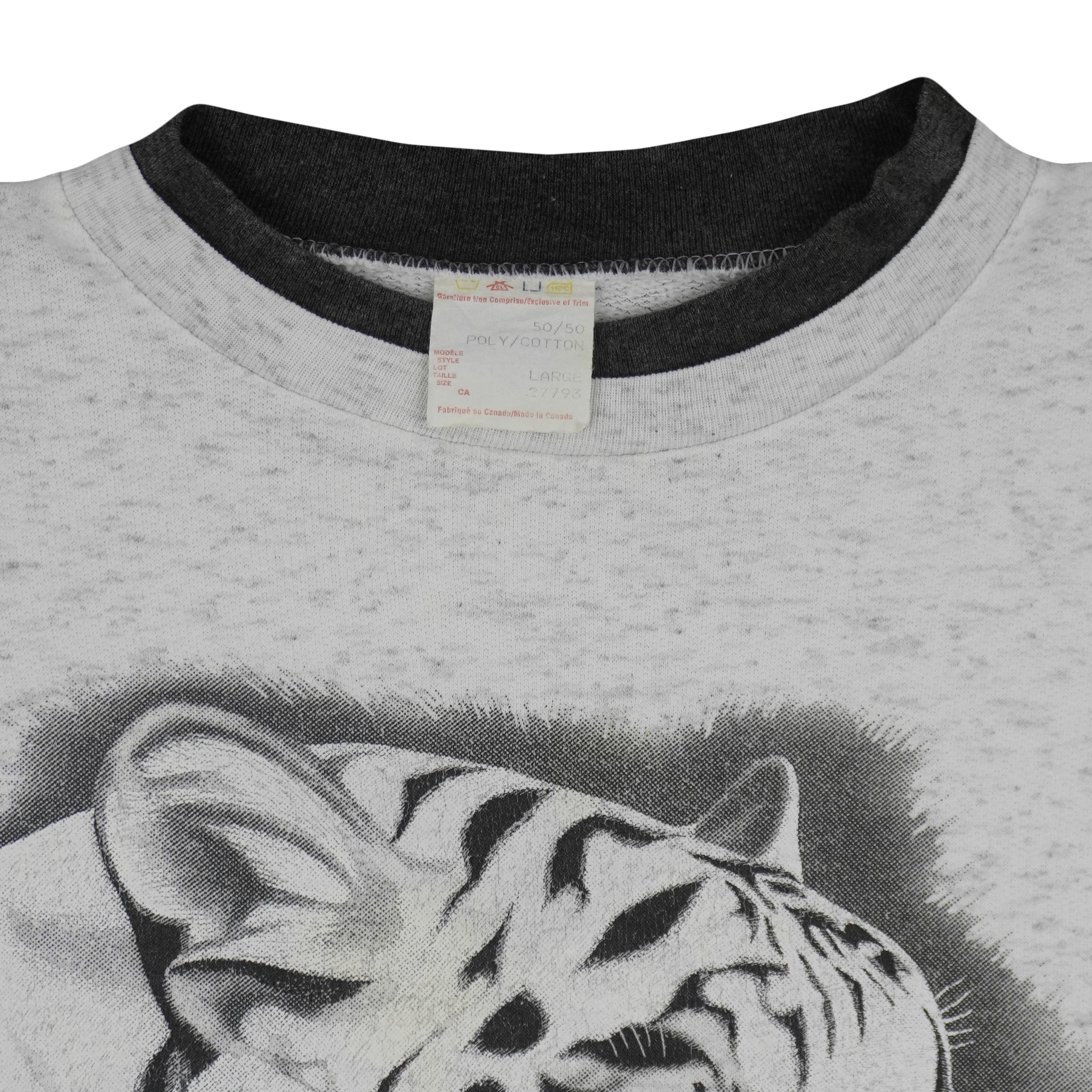 Vintage - White Tiger Canada Crew Neck Sweatshirt 1990s Large Vintage Retro