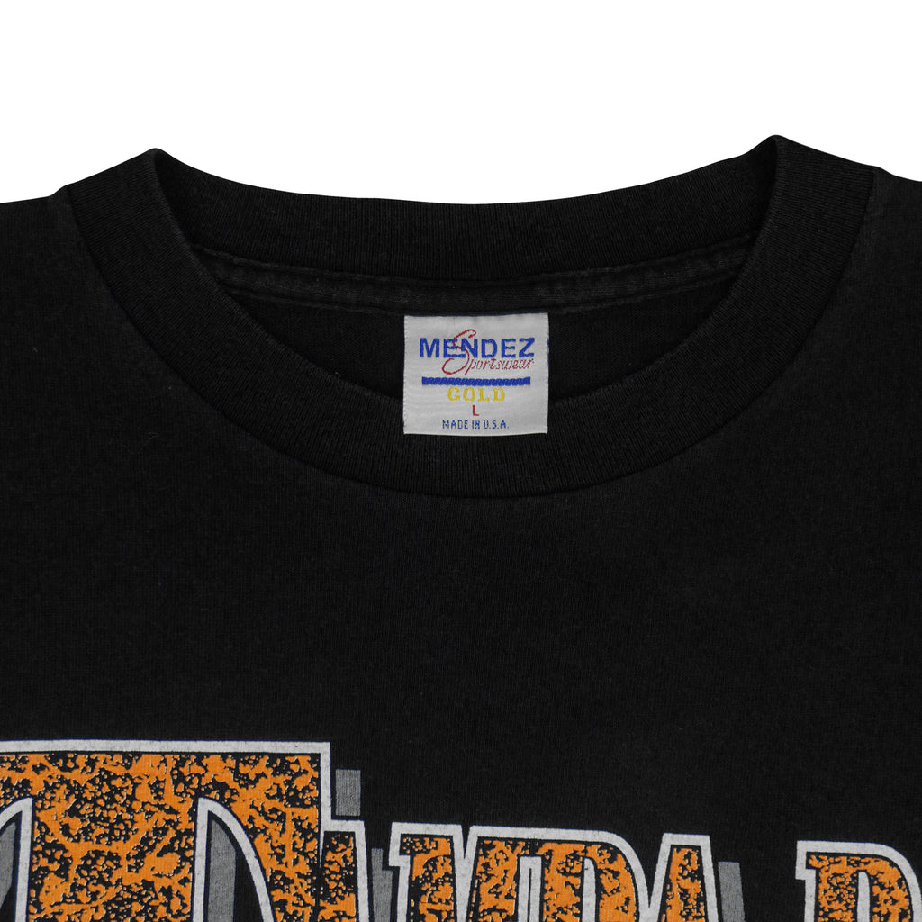 NFL (Mendez) - Tampa Bay Buccaneers Single Stitch T-Shirt 1990s Large Vintage Retro Football