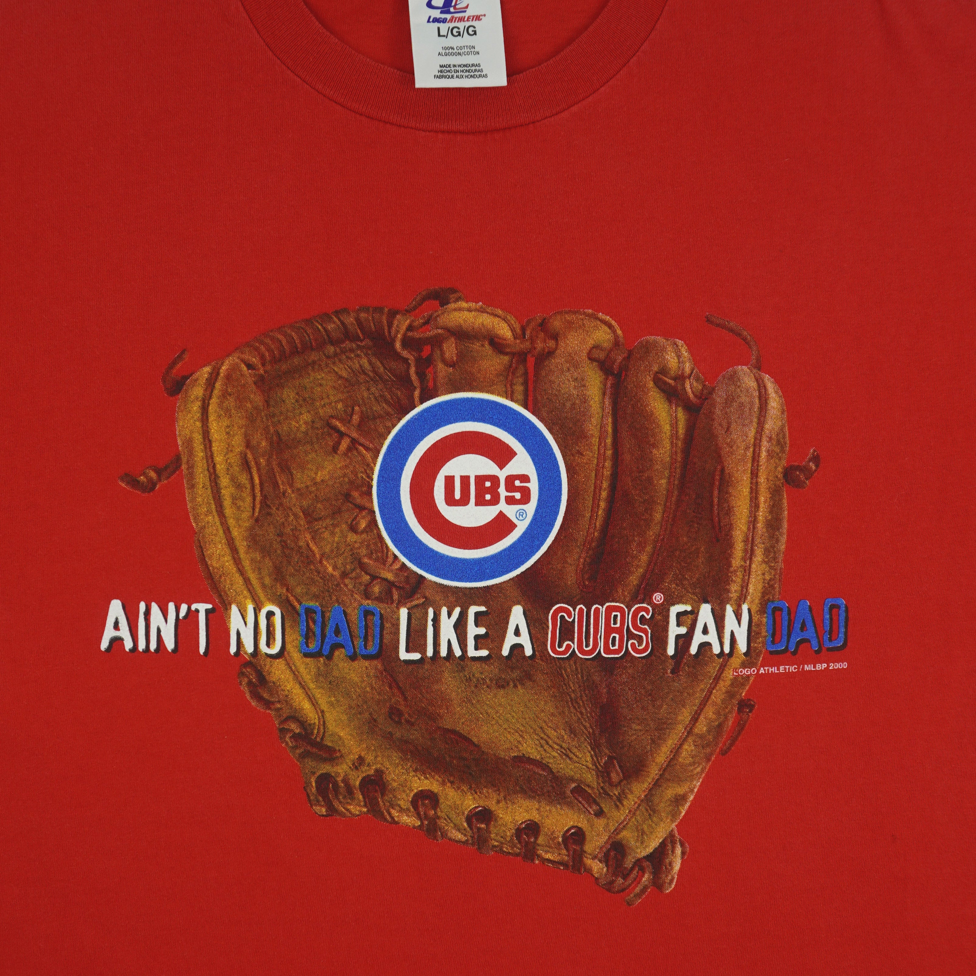 MLB - Chicago Cubs Ain’t No Dad Like a Cubs Fan Dad Spell-Out T-Shirt 2000 Large Vintage Retro Baseball