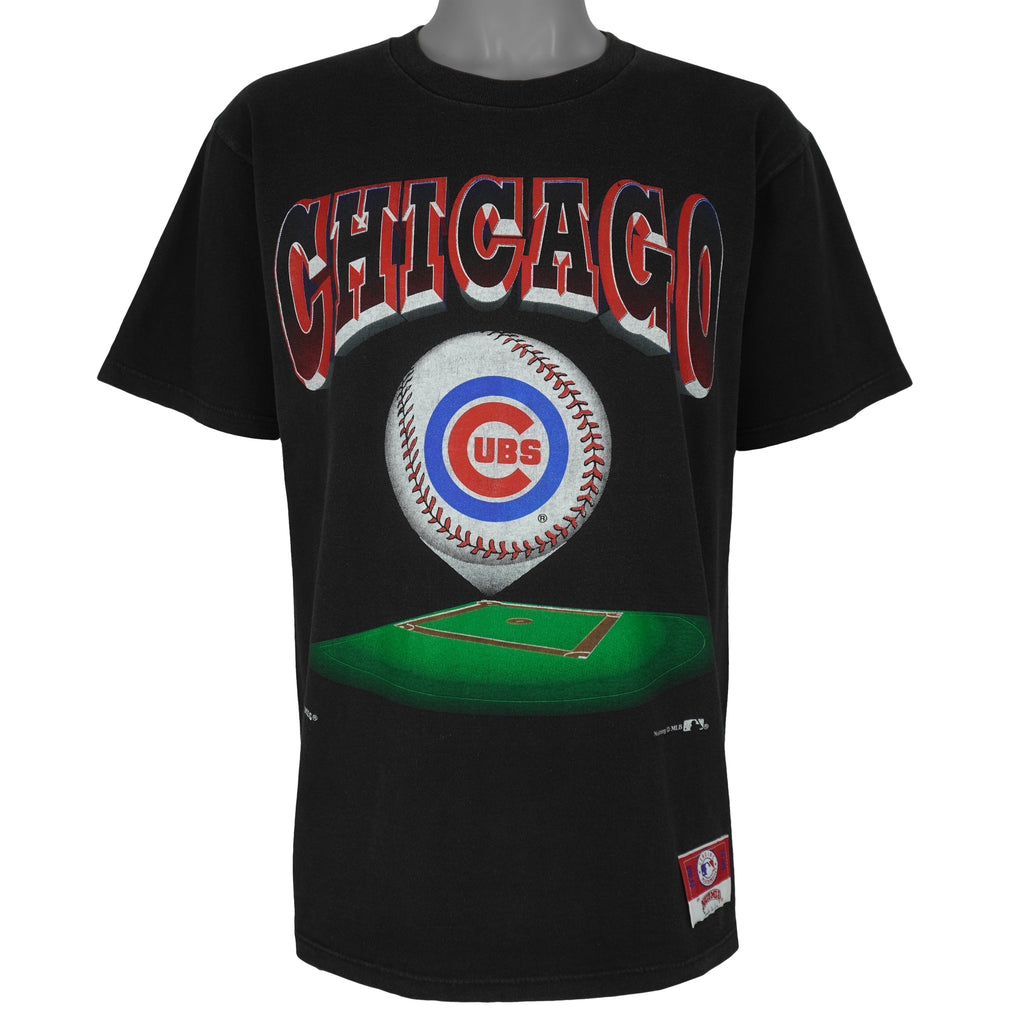 MLB (Nutmeg) - Chicago Cubs Spell-Out T-Shirt 1990s Medium Vintage Retro Baseball