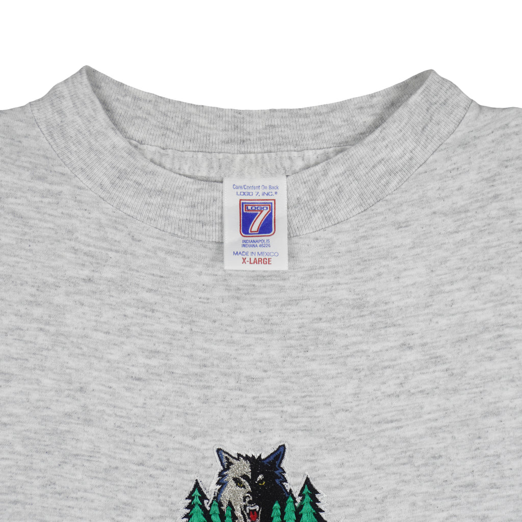 NBA (Logo 7) - Minnesota Timberwolves Embroidered T-Shirt 1990s X-Large Vintage Retro Basketball