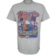 MLB (Pro Player) - World Series New York Yankees VS San Diego Padres T-Shirt 1998 Medium Vintage Retro Baseball