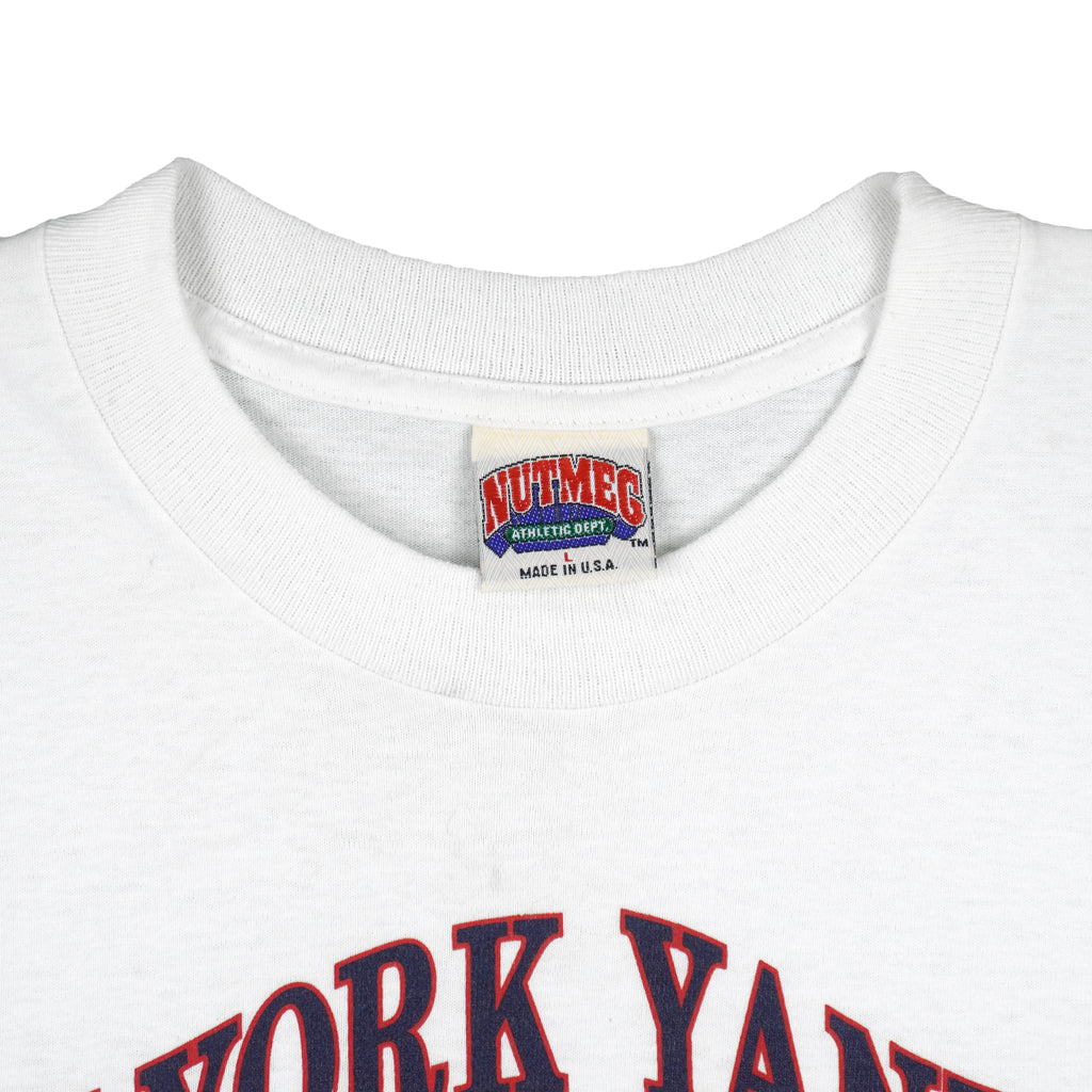 MLB (Nutmeg) - New York Yankees Single Stitch T-Shirt 1990s Large Vintage Retro Baseball