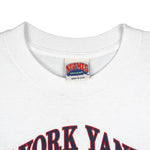 MLB (Nutmeg) - New York Yankees Single Stitch T-Shirt 1990s Large Vintage Retro Baseball