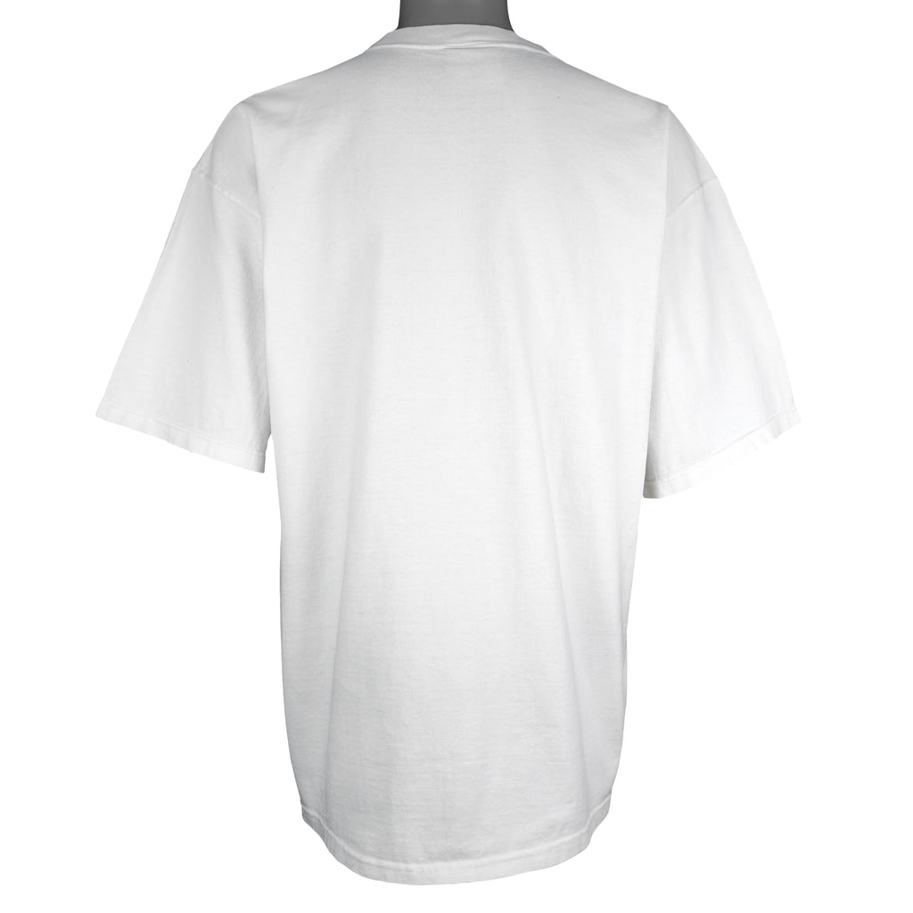 NBA (Logo Athletic) - Milwaukee Bucks Embroidered T-Shirt 1990s Medium Vintage Retro Basketball