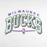 NBA (Logo Athletic) - Milwaukee Bucks Embroidered T-Shirt 1990s Medium Vintage Retro Basketball