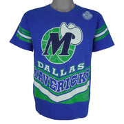 NBA (Salem) - Dallas Mavericks Spell-Out T-Shirt 1990s Large Vintage Retro Basketball