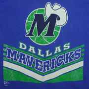NBA (Salem) - Dallas Mavericks Spell-Out T-Shirt 1990s Large Vintage Retro Basketball