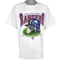 MLB (Aaron) - Texas Rangers Baseball Helmet T-Shirt 2000 X-Large Vintage Retro Baseball