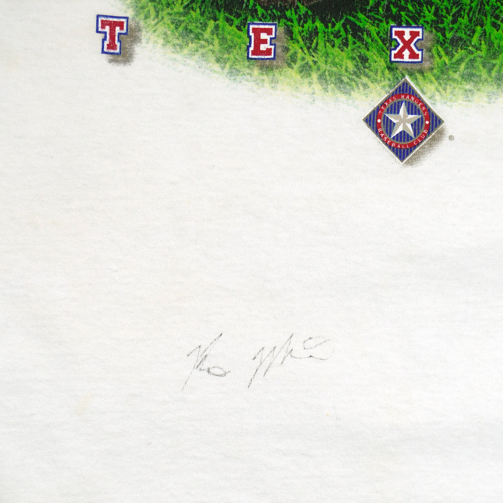 MLB (Aaron) - Texas Rangers Baseball Helmet T-Shirt 2000 X-Large Vintage Retro Baseball