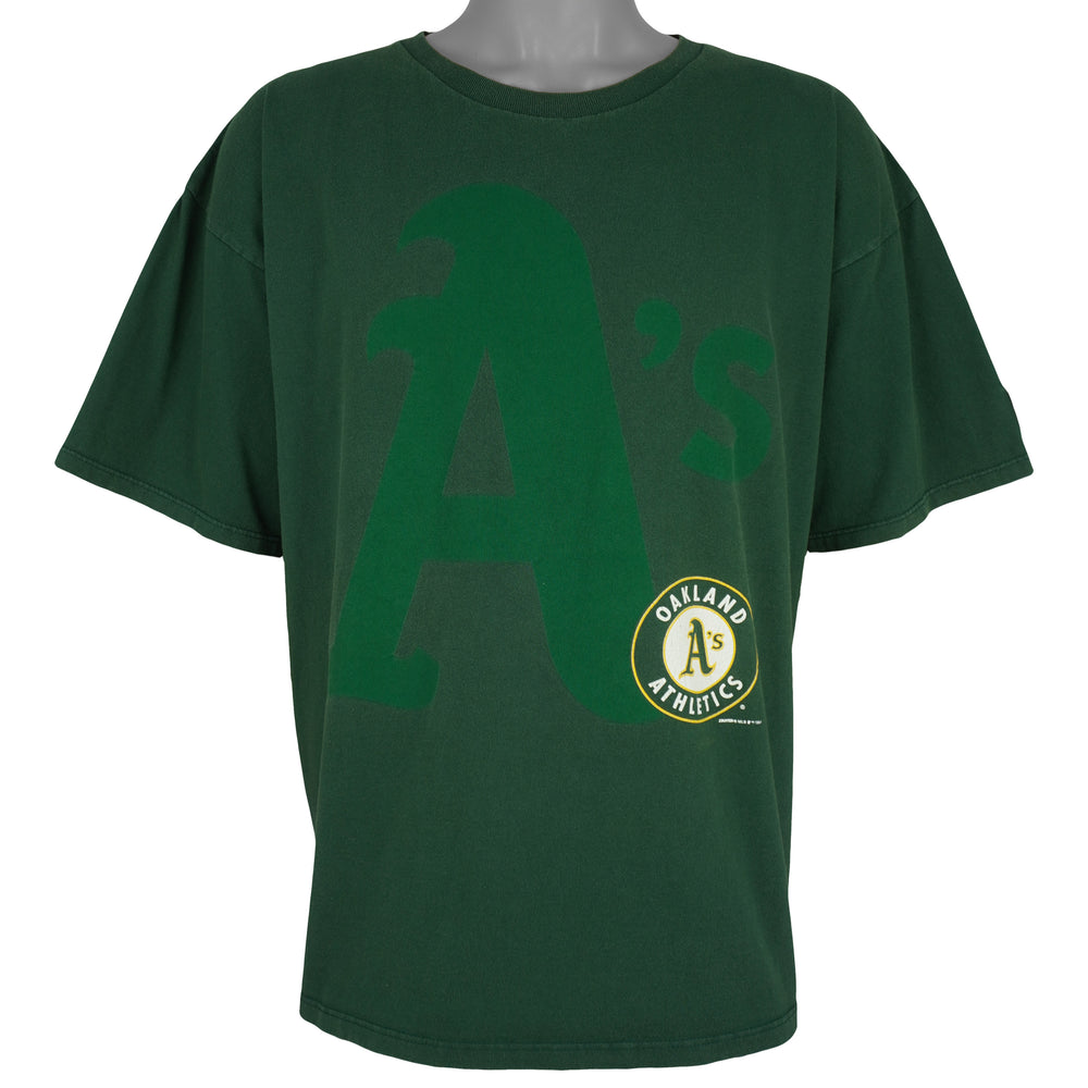 Starter (MLB) - Oakland Athletics Big Spell-Out T-Shirt 1992 X-Large Vintage Retro Baseball