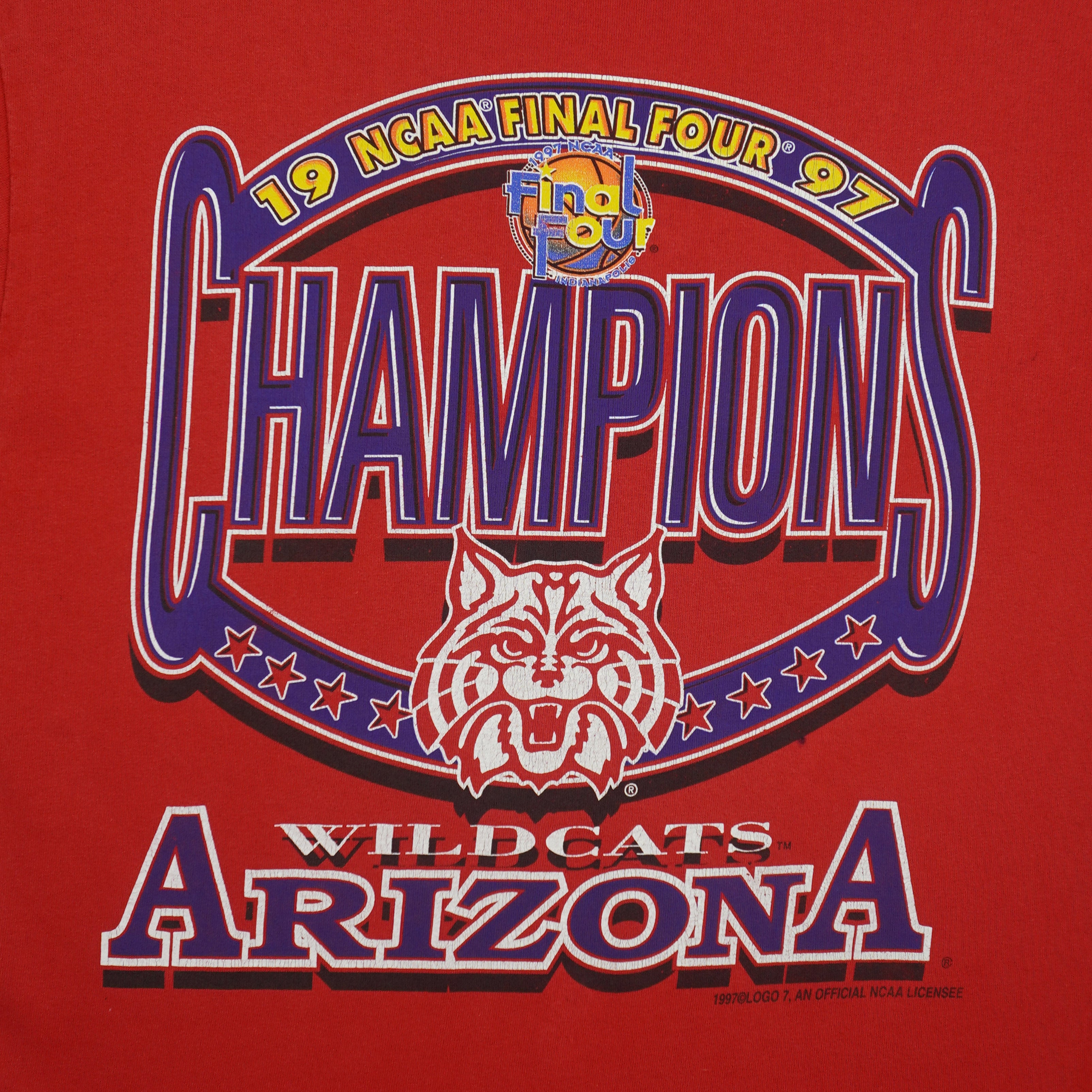 NCAA (Logo 7) - Red Arizona Wildcats Final Four T-Shirt 1997 Large Vintage Retro
