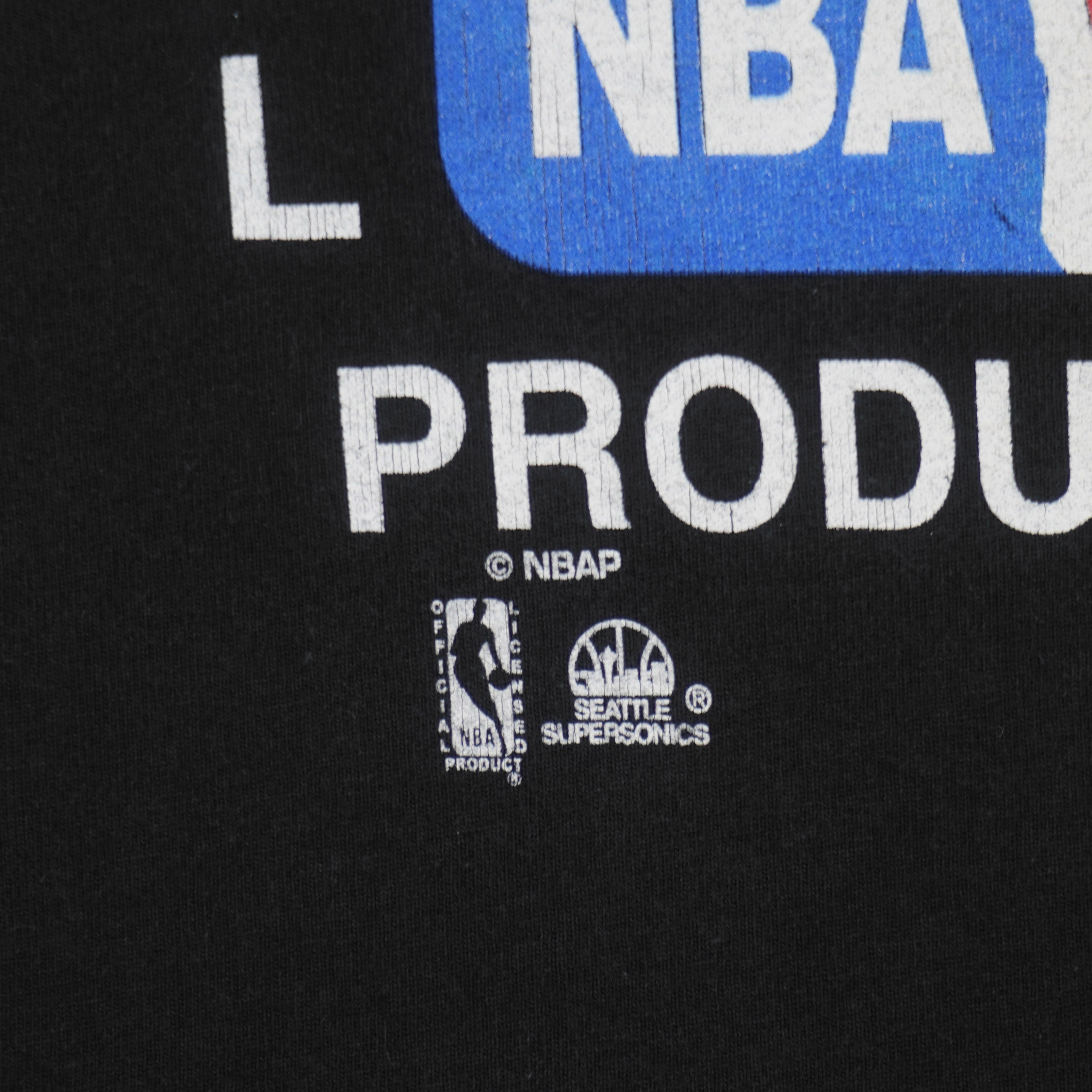 NBA (Pro Player) - Property Of Seattle SuperSonics T-Shirt 1990s X-Large  Vintage Retro Basketball