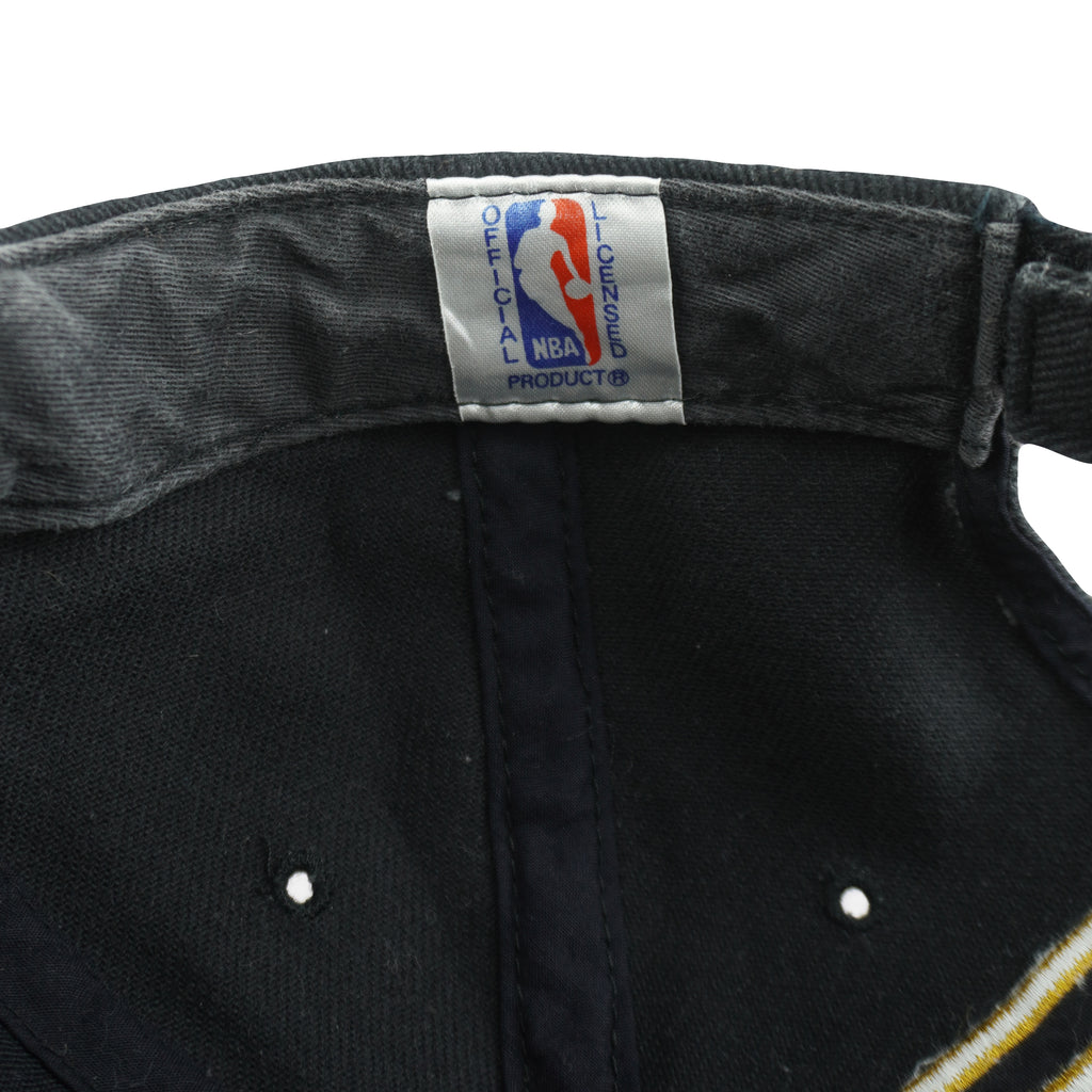 NBA (Sports Specialties) - Philadelphia 76ers Embroidered Strapback Hat 1990s OSFA Vintage Retro Basketball