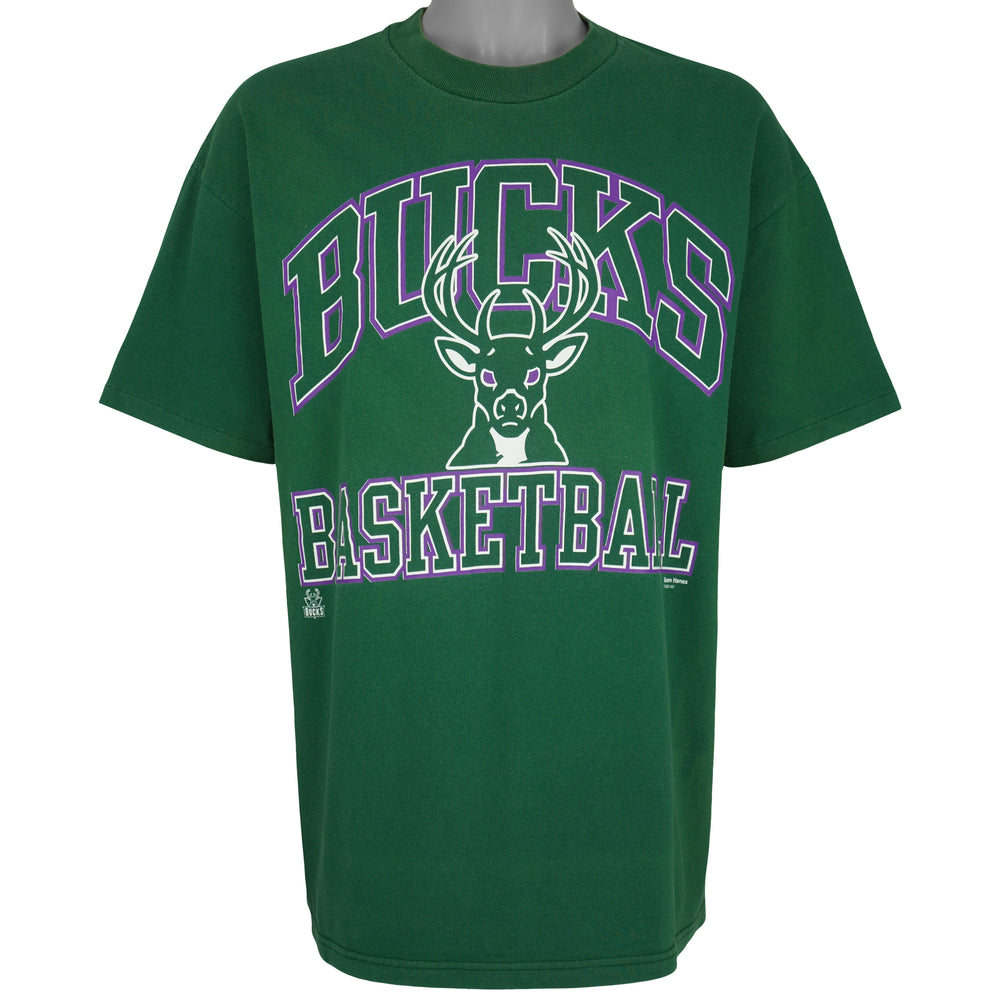NBA (Hanes) - Milwaukee Bucks Basketball T-Shirt 1990s X-Large Vintage Retro Basketball