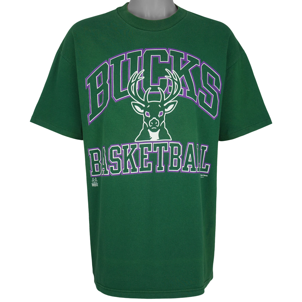 NBA (Hanes) - Milwaukee Bucks Basketball T-Shirt 1990s X-Large Vintage Retro Basketball