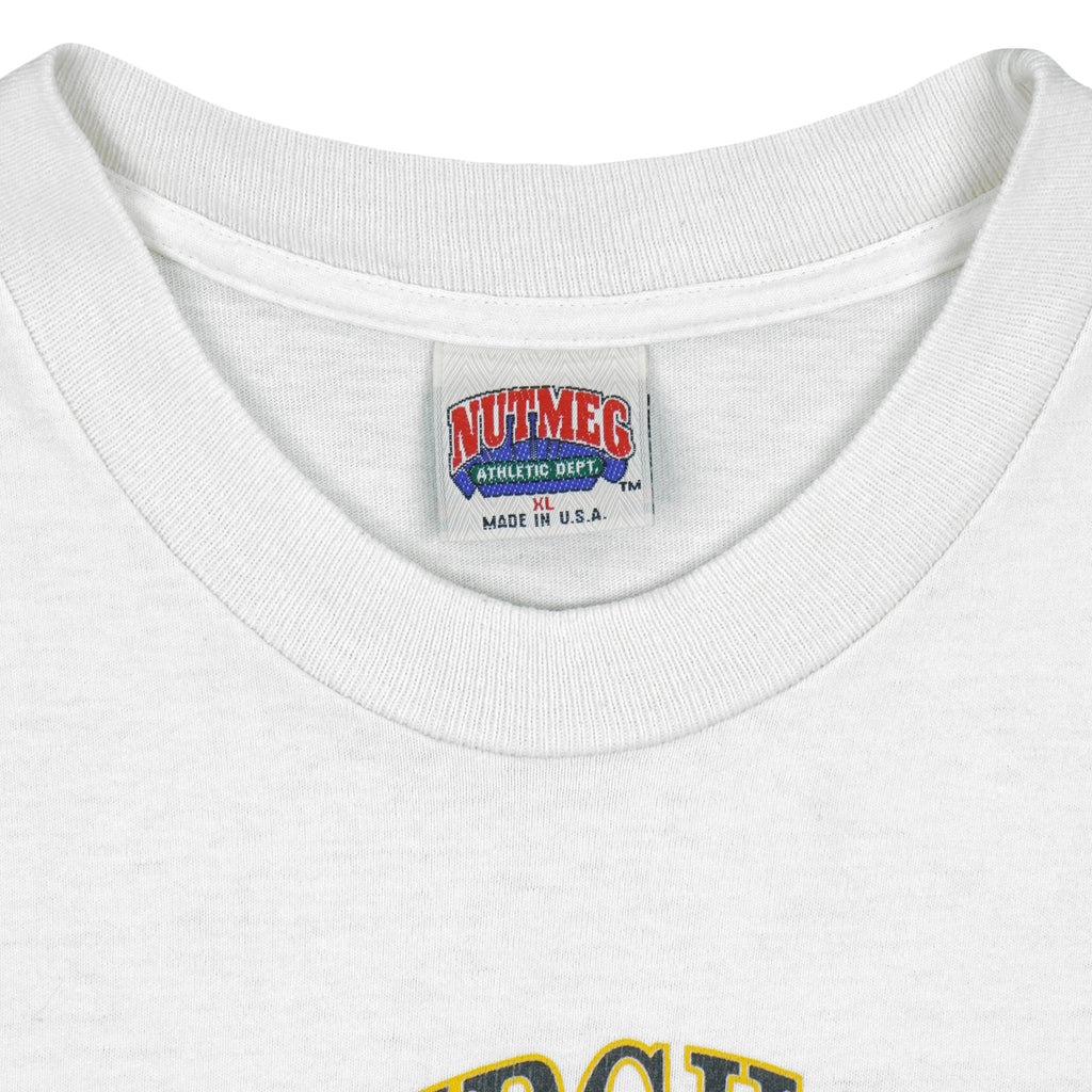 MLB (Nutmeg) - Pittsburgh Pirates National League East Spell-Out T-Shirt 1992 X-Large Vintage Retro Baseball