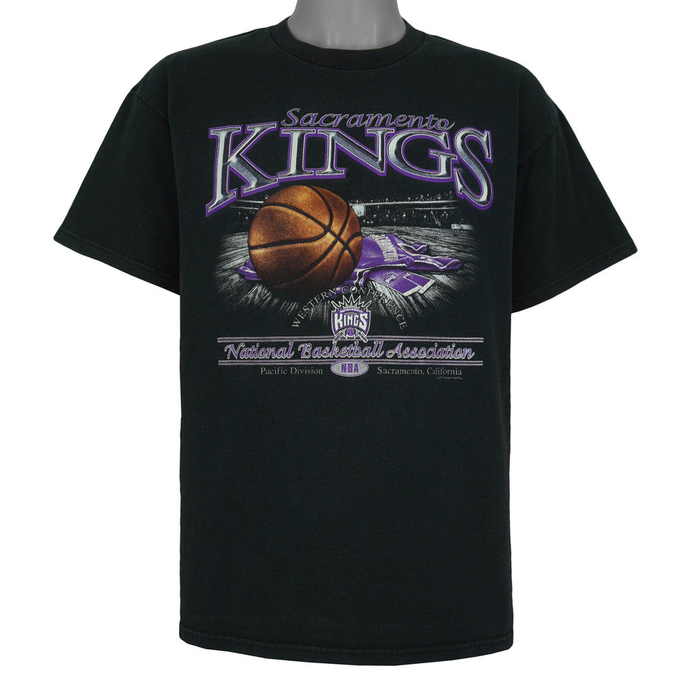 NBA (CSA) - Sacramento Kings Basketball T-Shirt 1990s Large Vintage Retro Basketball