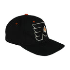 Starter (NHL)- Philadelphia Flyers Fitted Hat 1990s Vintage Retro Hockey
