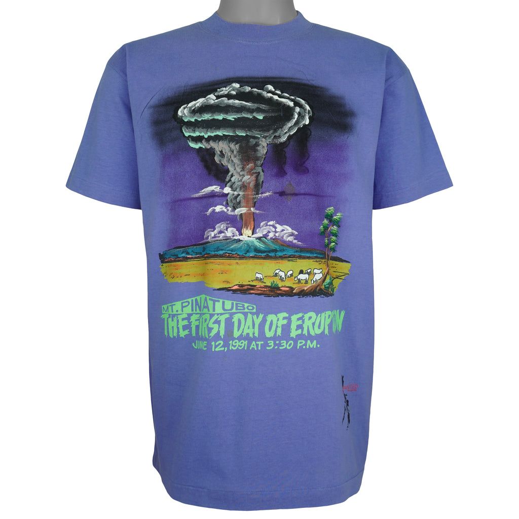 Vintage - Mt. Pinatubo The First Day of Eruption T-Shirt 1991 Large Vintage Retro