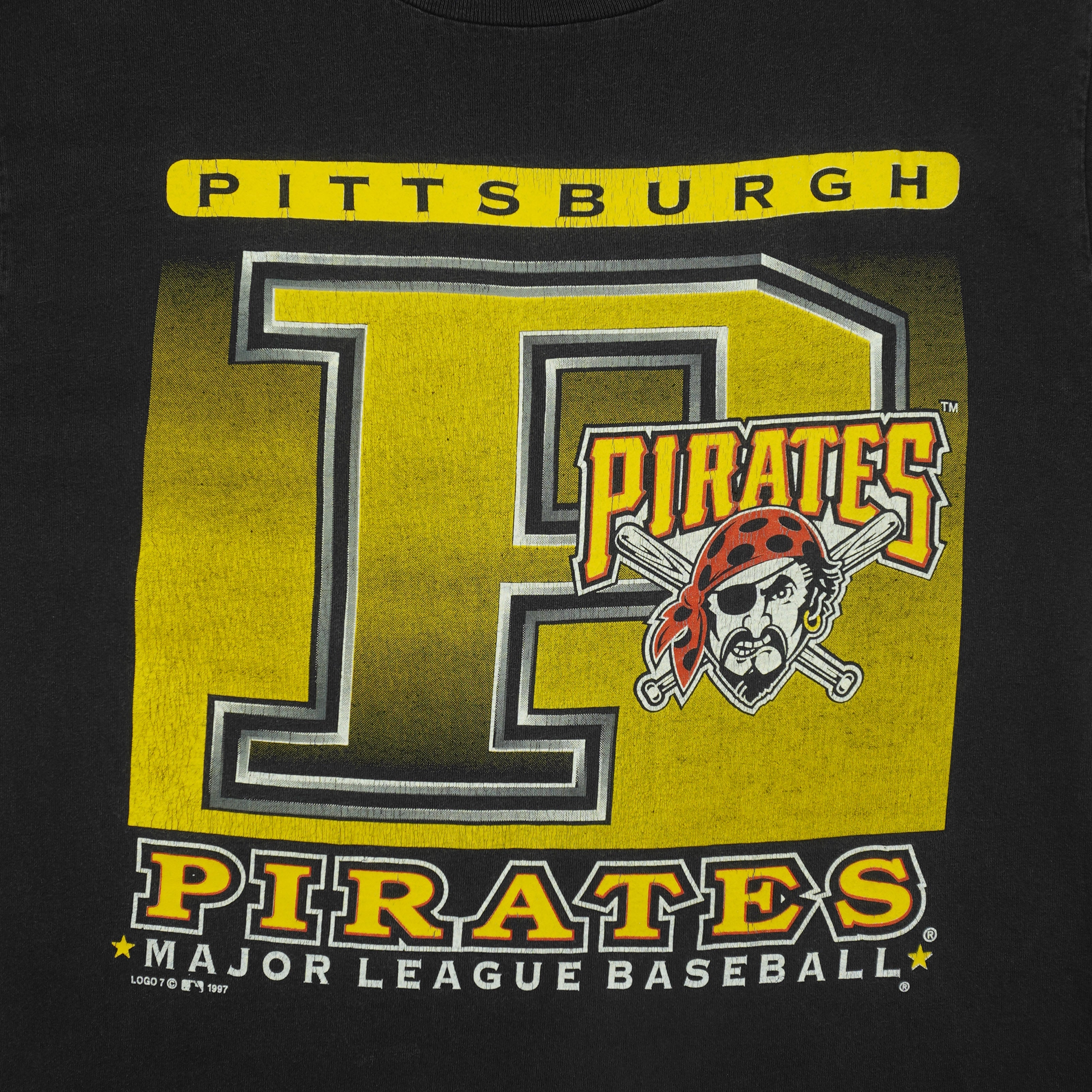 MLB (Logo 7) - Pittsburgh Pirates Baseball T-Shirt 1997 Large Vintage Retro Baseball