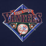 MLB (Nutmeg) - Blue New York Yankees T-Shirt 1990s Large Vintage Retro Baseball