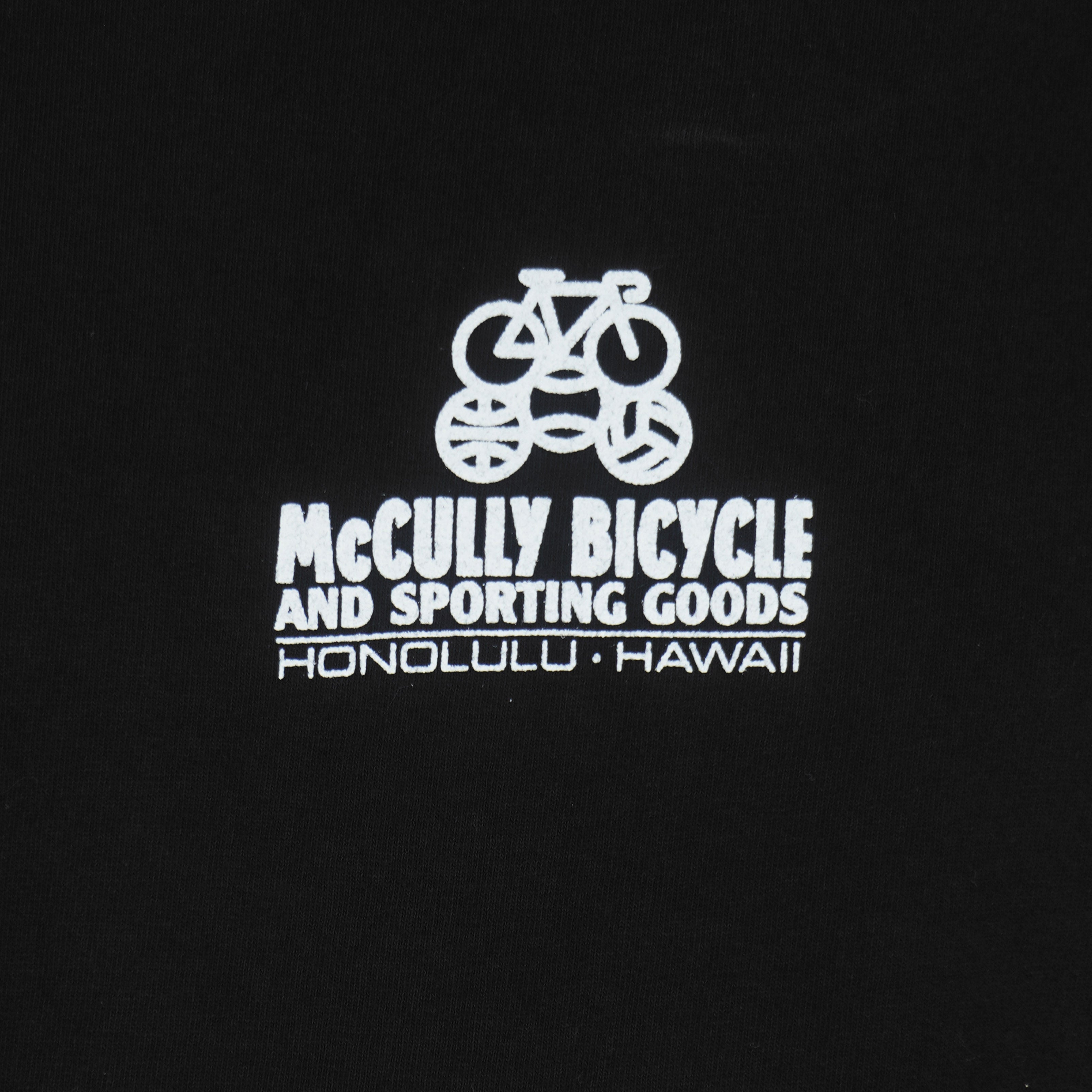 NCAA (Hanes) - University of Hawaii Rainbow Wahine T-Shirt 1994 X-Large Vintage Retro