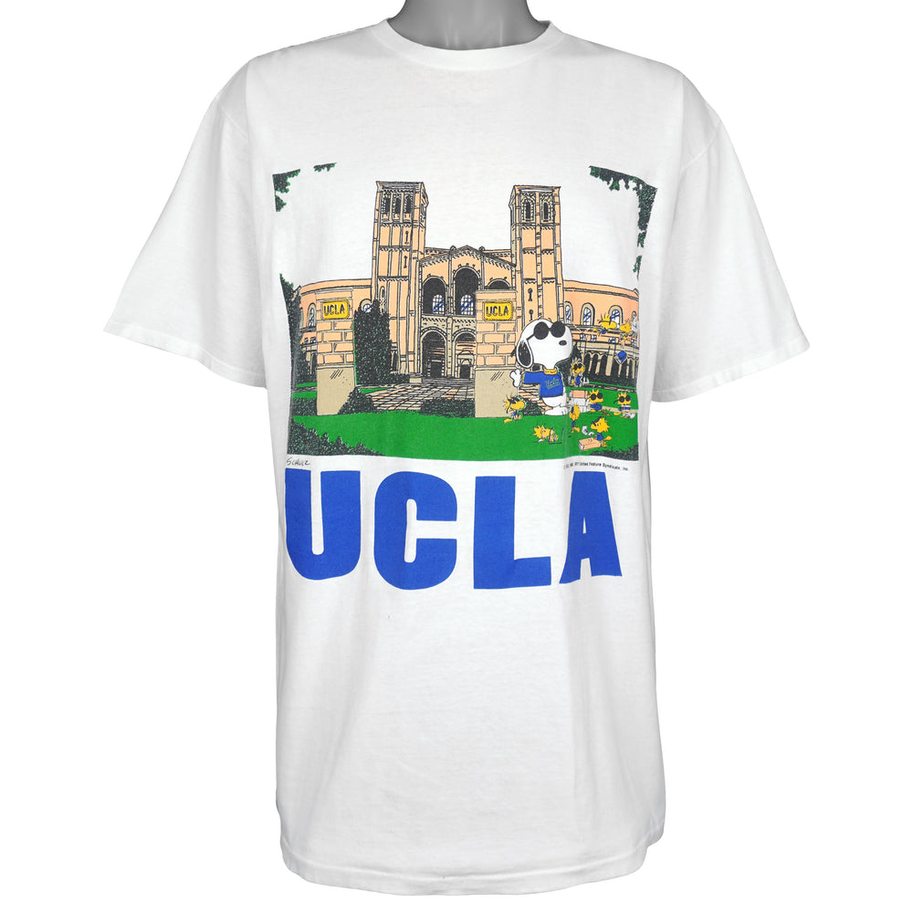 NCAA (Josten) - UCLA Snoopy Campus Single Stitch T-Shirt 1990s X-Large Vintage Retro
