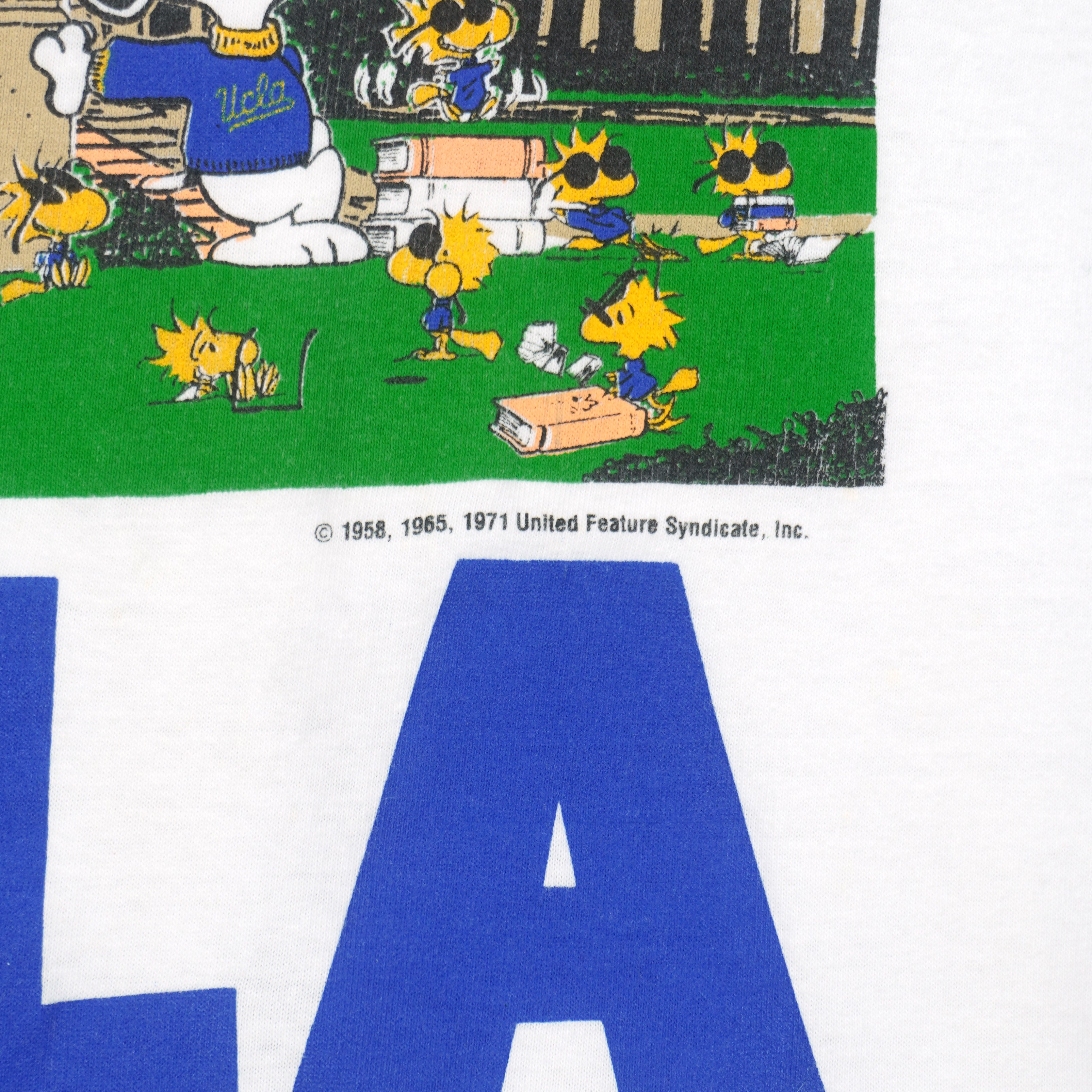 NCAA (Josten) - UCLA Snoopy Campus Single Stitch T-Shirt 1990s X-Large Vintage Retro