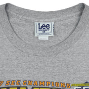 NCAA (Lee) - Tennessee Volunteers SEC Champions Helmet T-Shirt 1997 Large Vintage Retro
