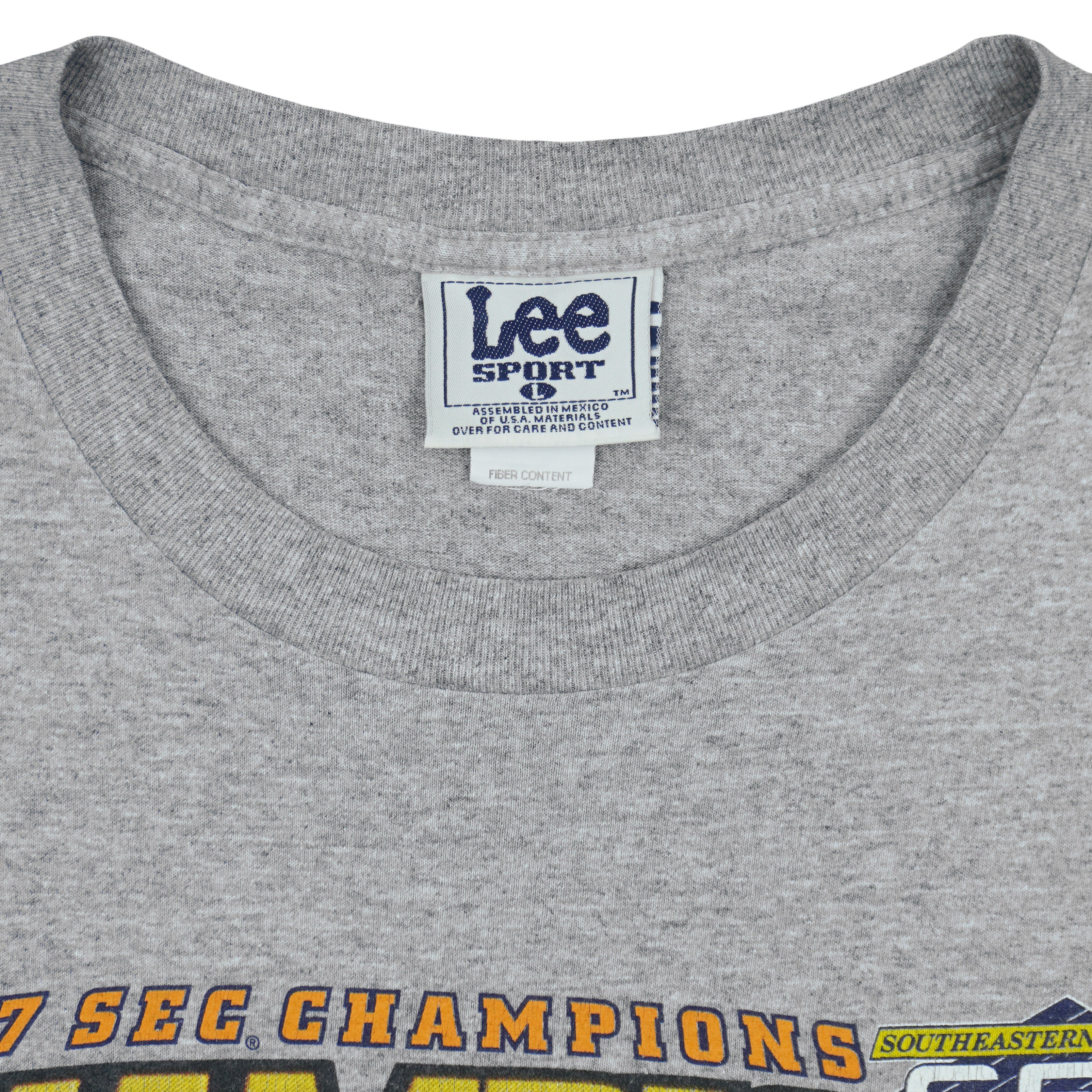 NCAA (Lee) - Tennessee Volunteers SEC Champions Helmet T-Shirt 1997 Large Vintage Retro