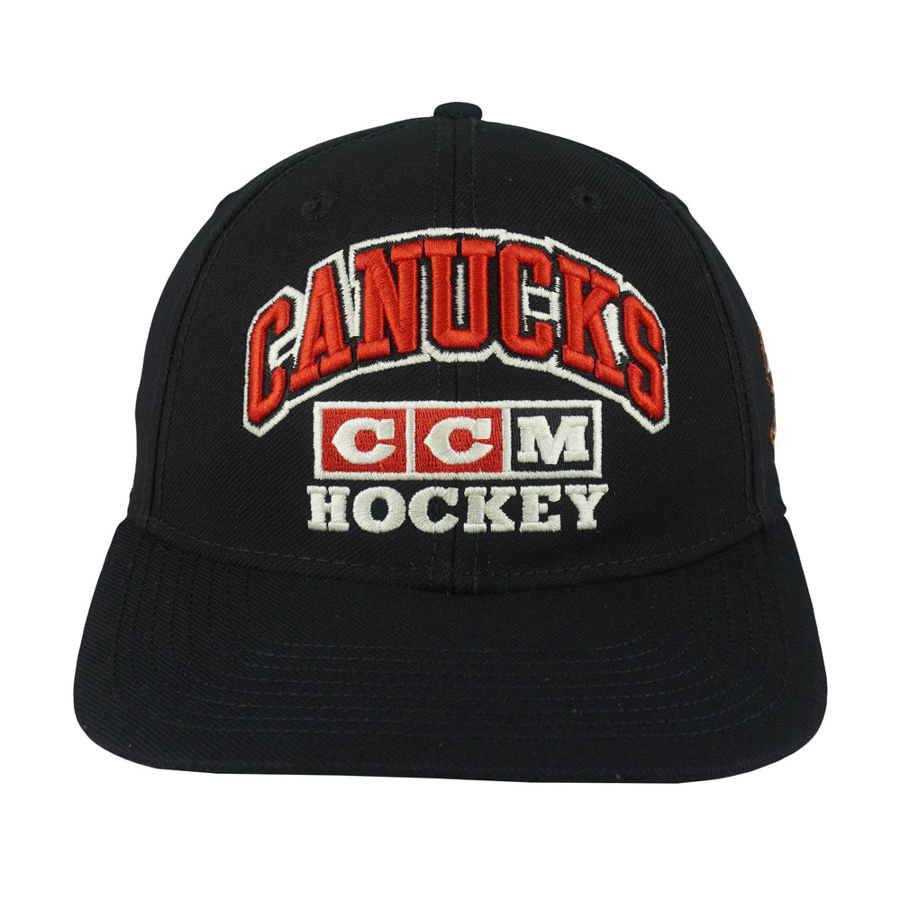 NHL (CCM) - Black Vancouver Canucks Snapback Hat 1990s OSFA Vintage Retro Hockey