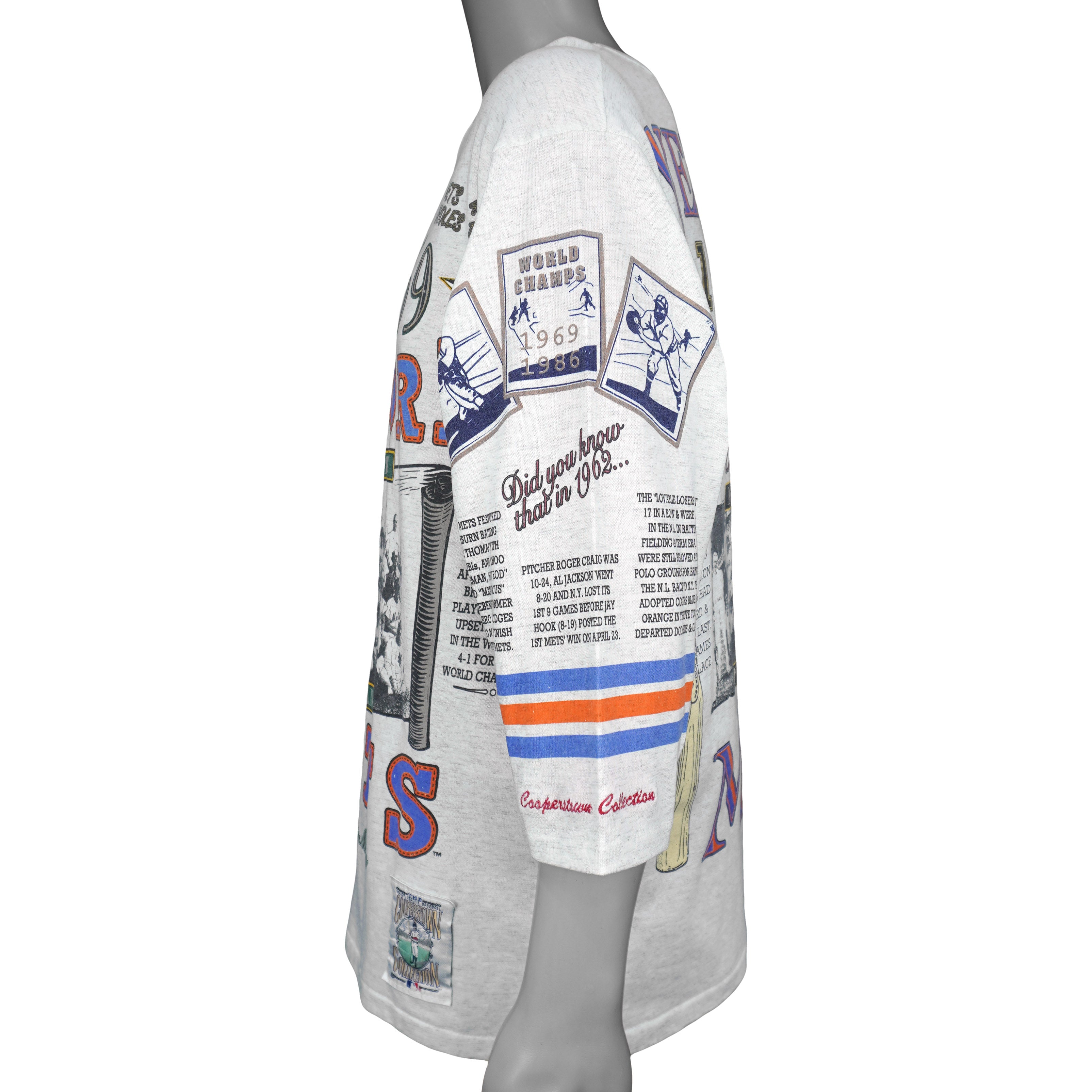 Opposite sleeve with Mets historical text and pennant graphics