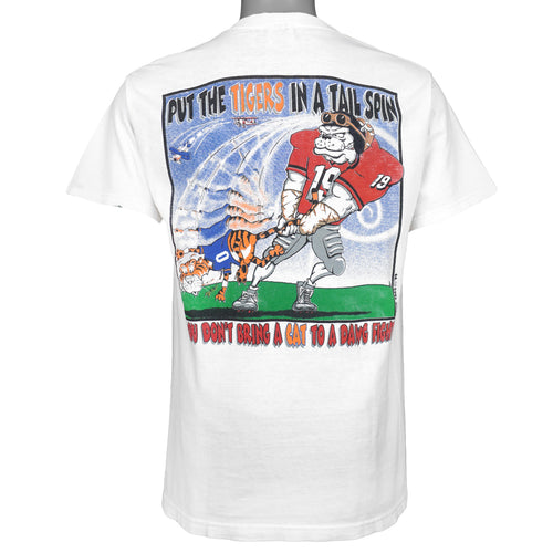 NCAA - Georgia Bulldogs Put the Tigers in a Tail Spin T-Shirt 1999 Medium Vintage Retro