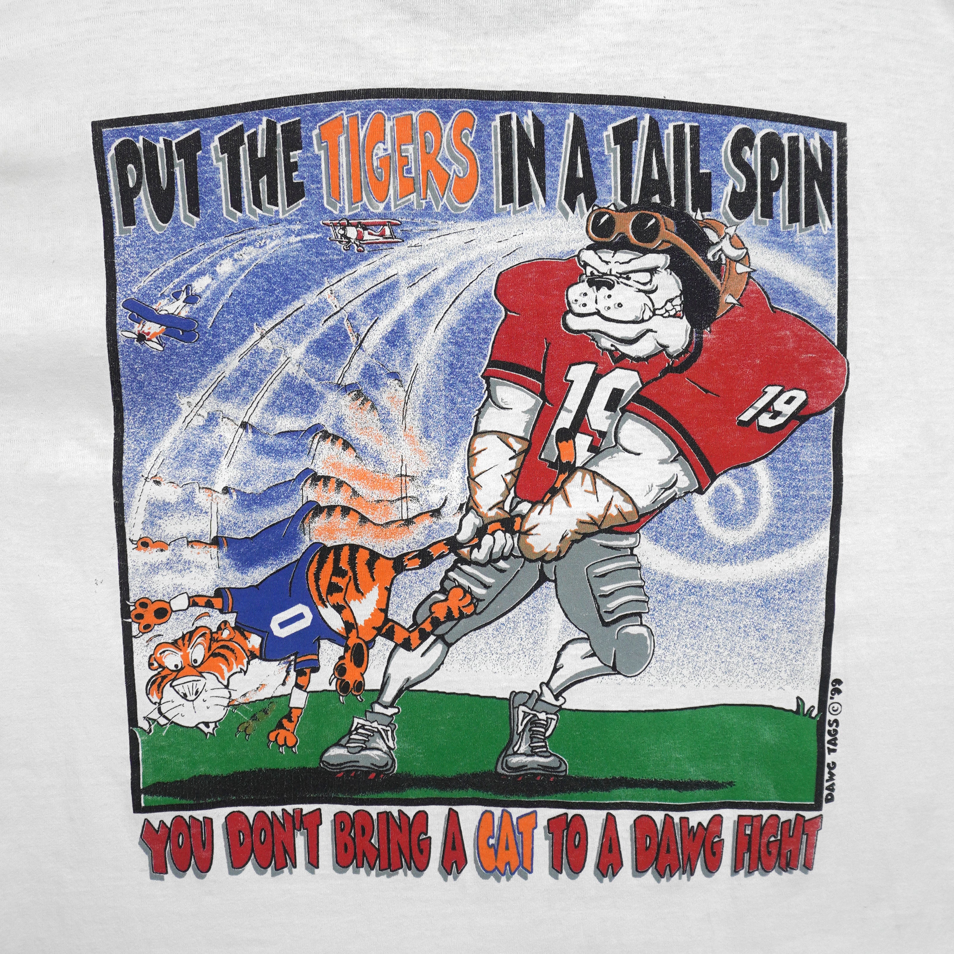 NCAA - Georgia Bulldogs Put the Tigers in a Tail Spin T-Shirt 1999 Medium Vintage Retro