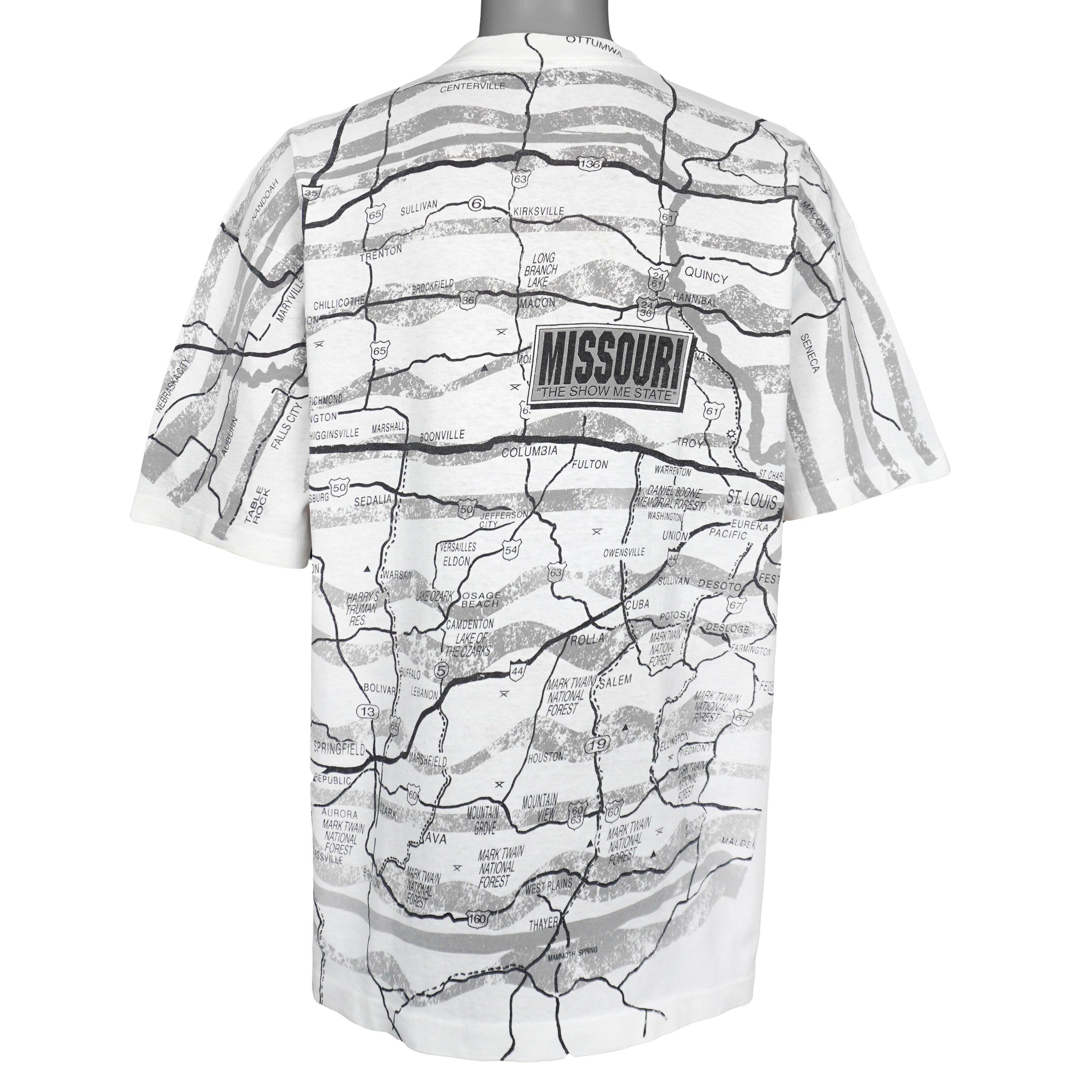 Vintage (Fruit Of The Loom) - Missouri Map All Over Print T-Shirt 1990s X-Large Vintage Retro