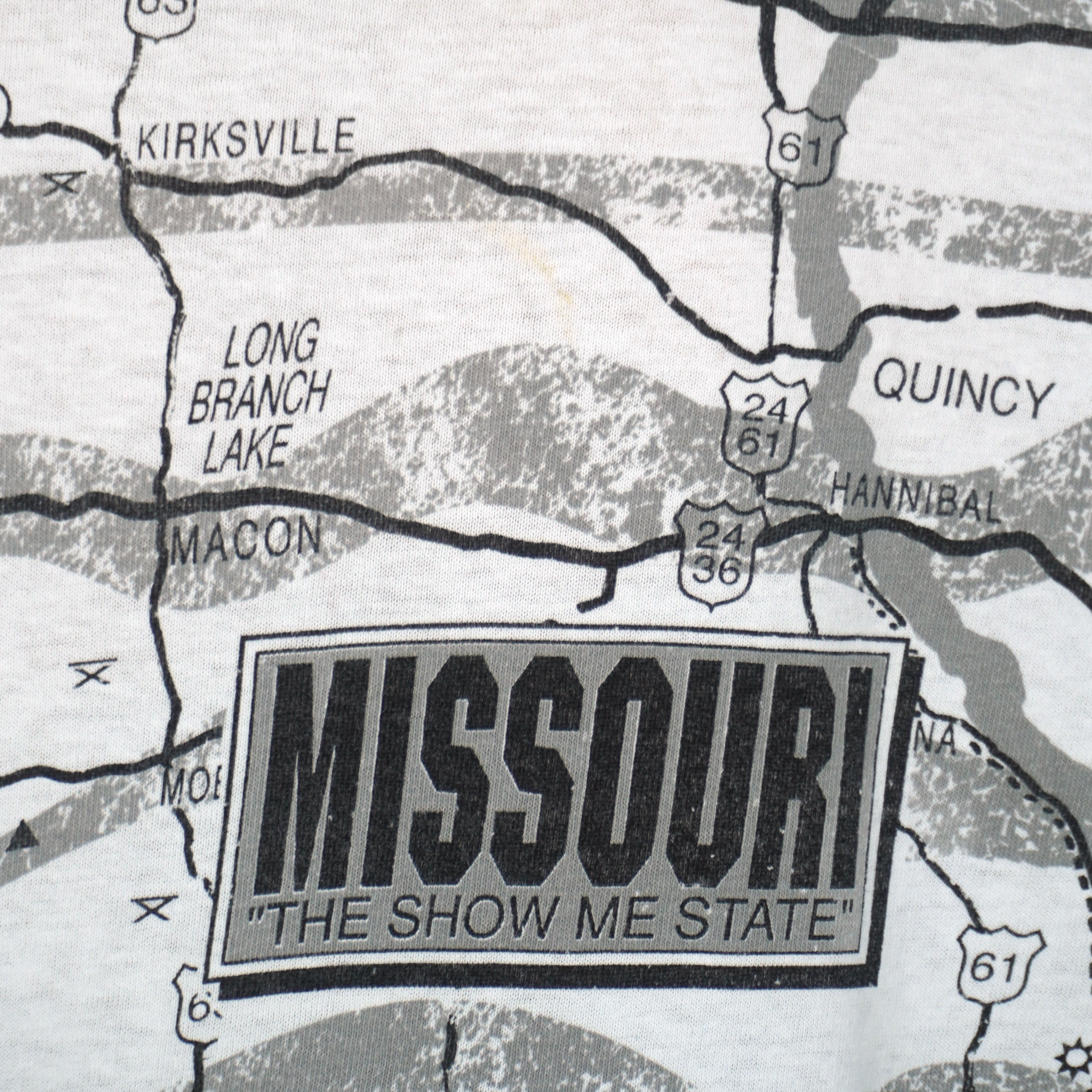 Vintage (Fruit Of The Loom) - Missouri Map All Over Print T-Shirt 1990s X-Large Vintage Retro
