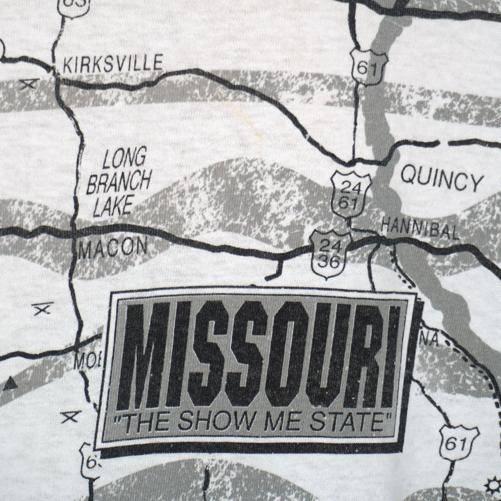 Vintage (Fruit Of The Loom) - Missouri Map All Over Print T-Shirt 1990s X-Large Vintage Retro