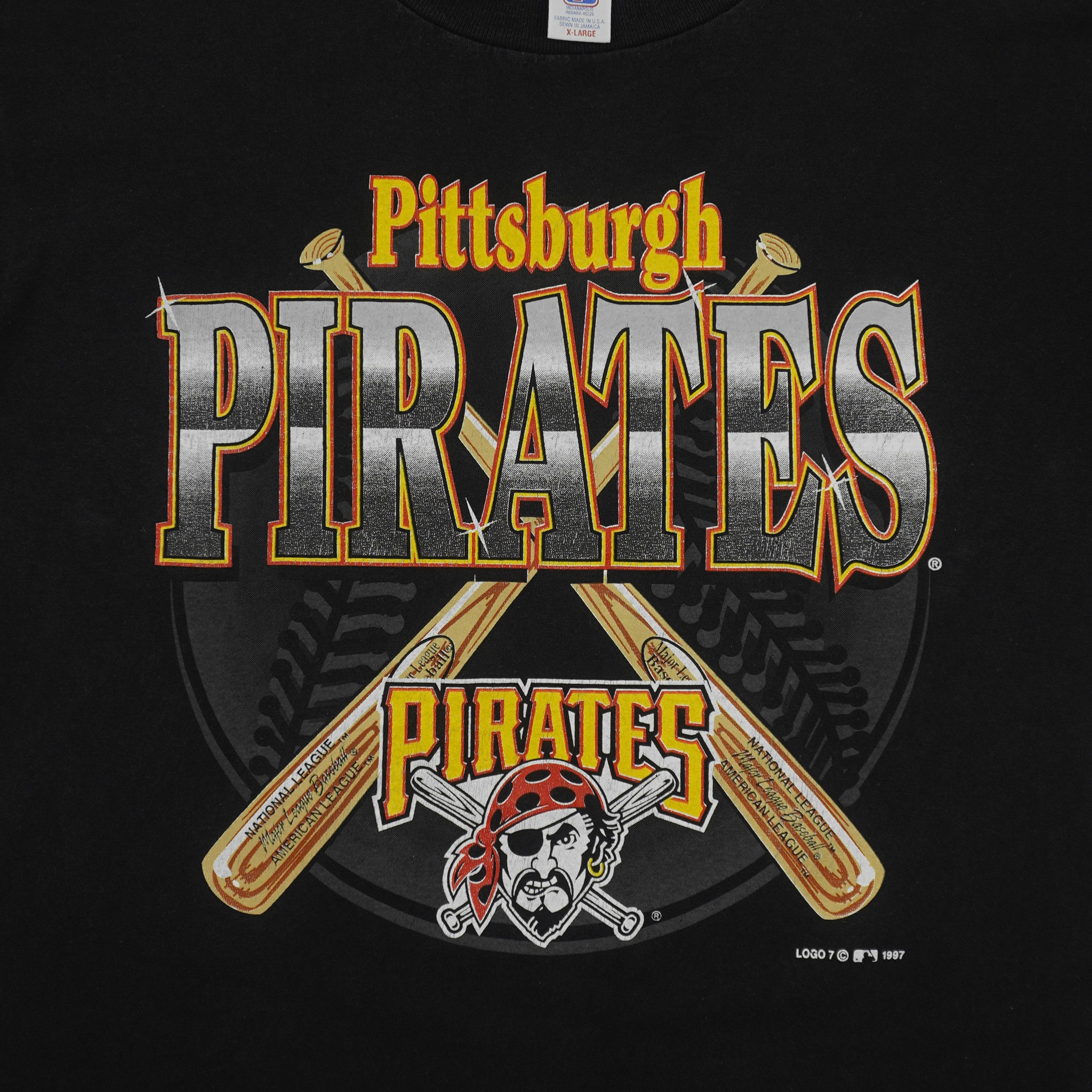 Vintage MLB (Logo 7) - Pittsburgh Pirates Baseball T-Shirt 1997 X-Large in black